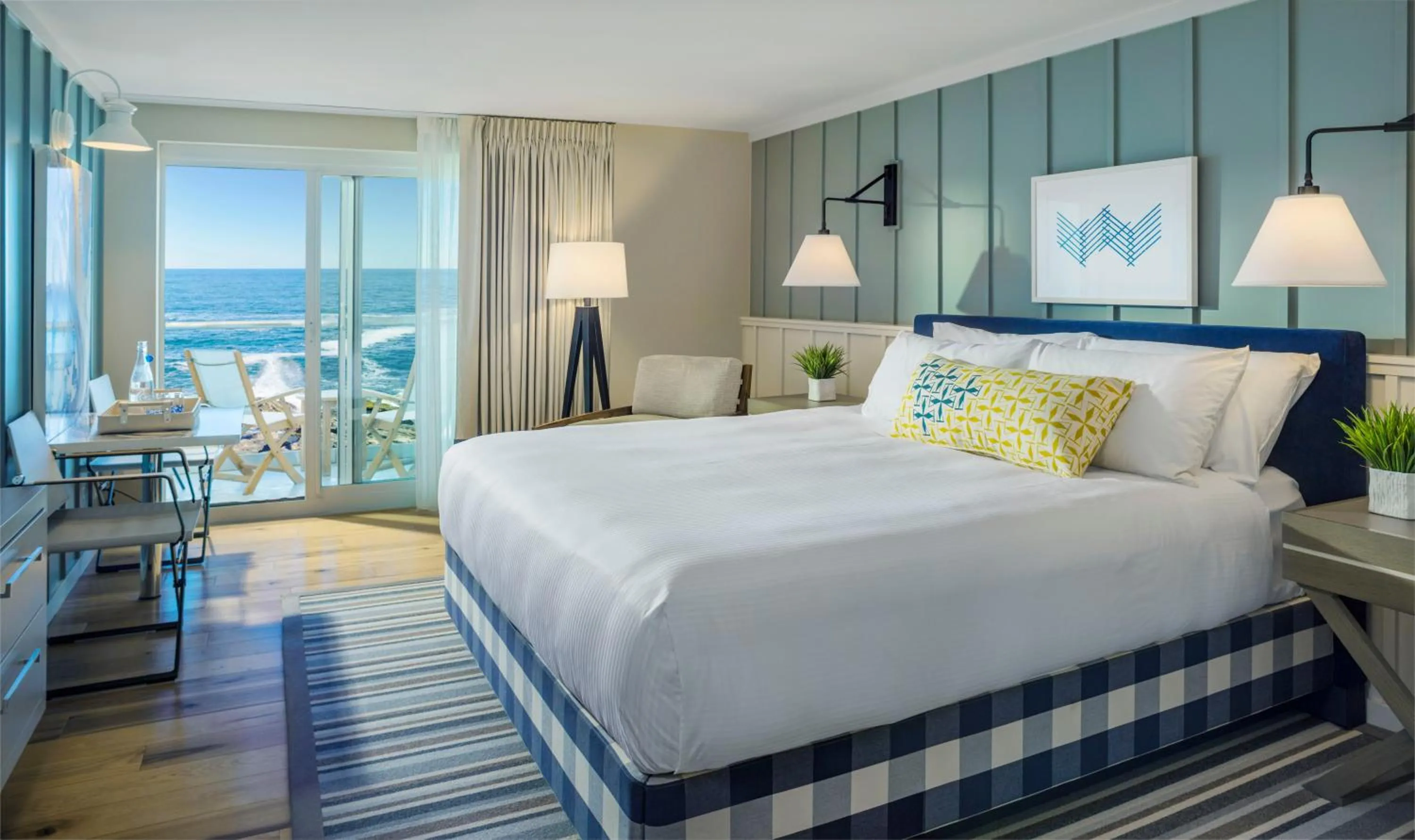 Bed in Cliff House Maine