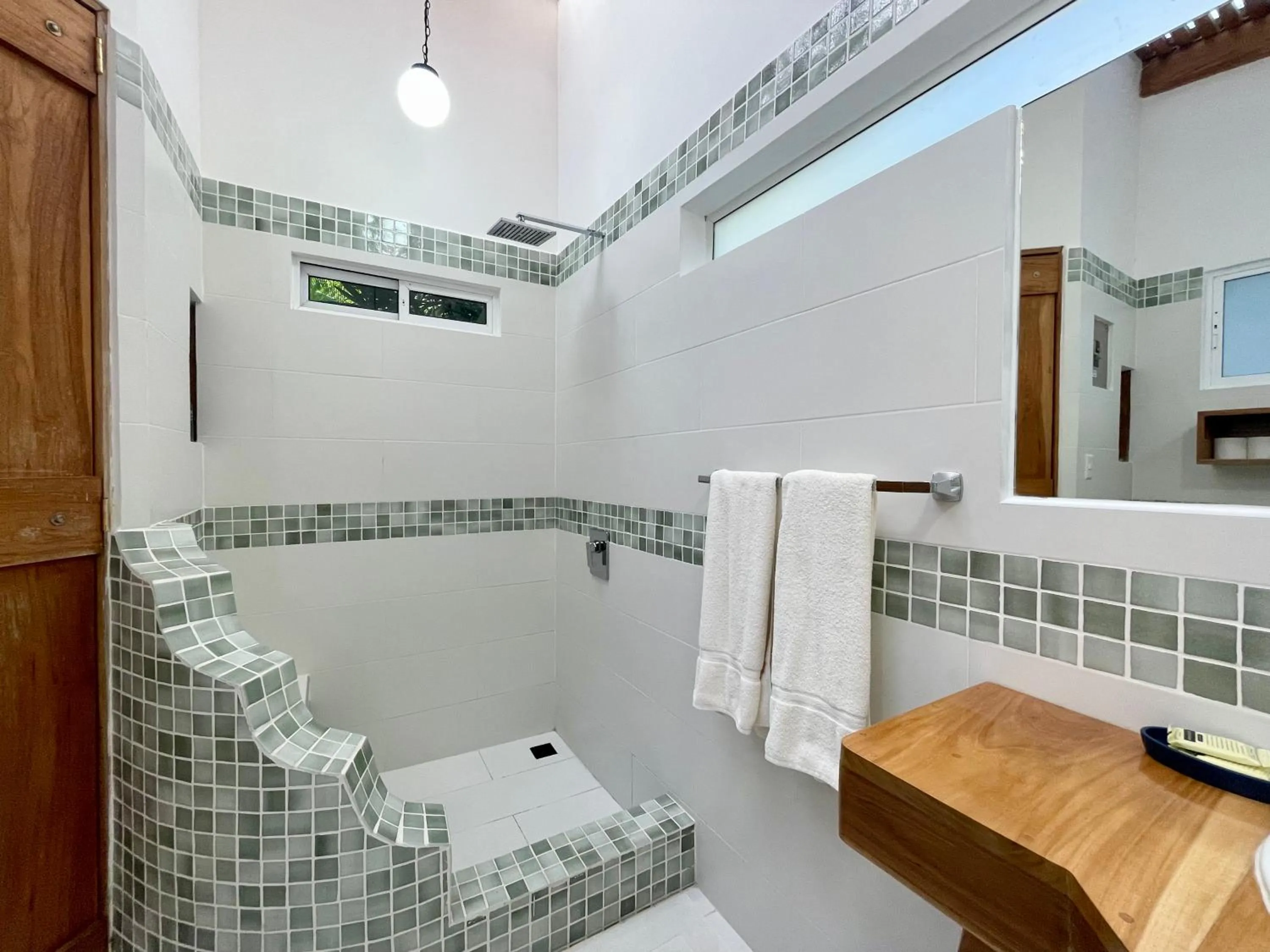 Shower in Fuego Lodge