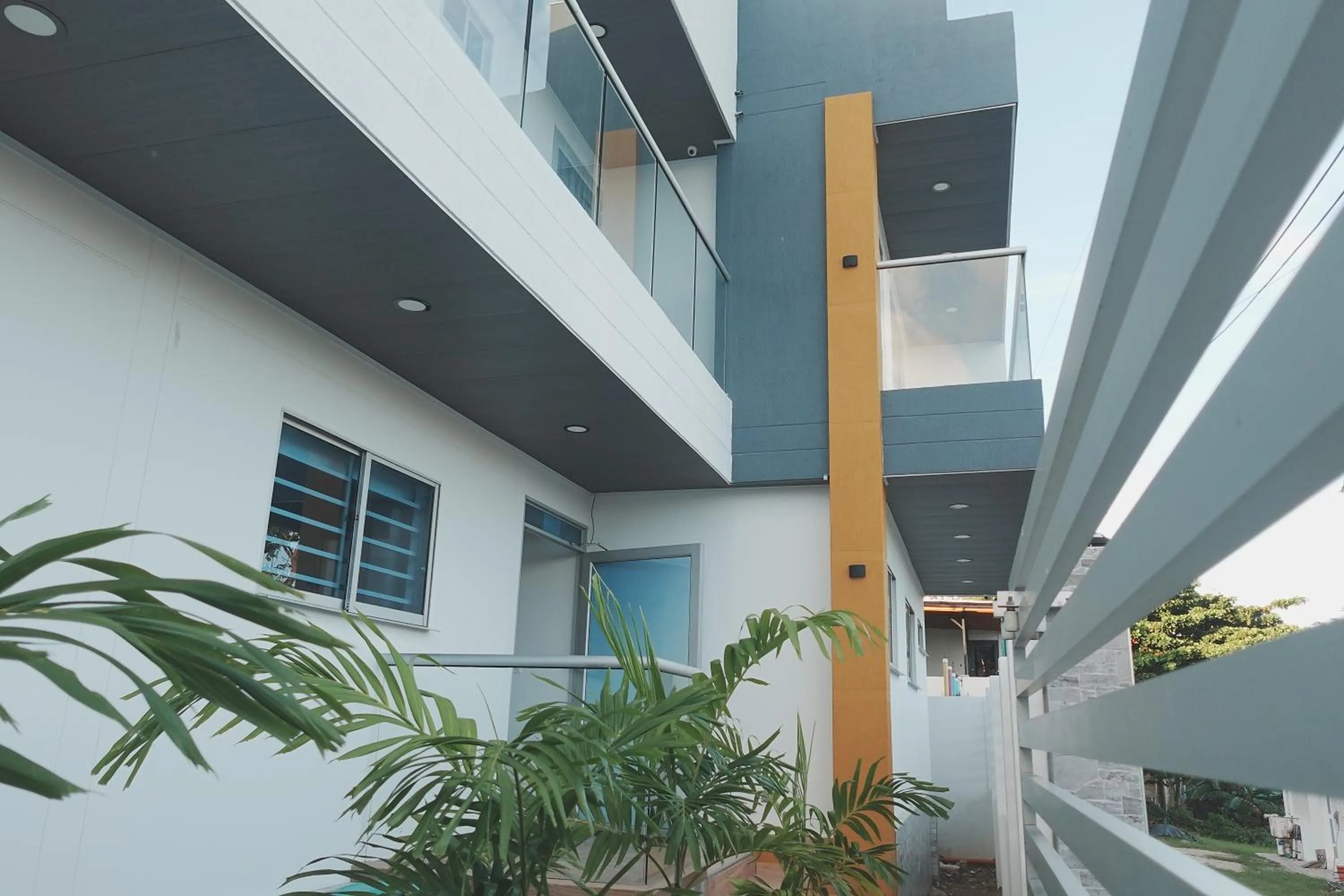 Saphire Apartments