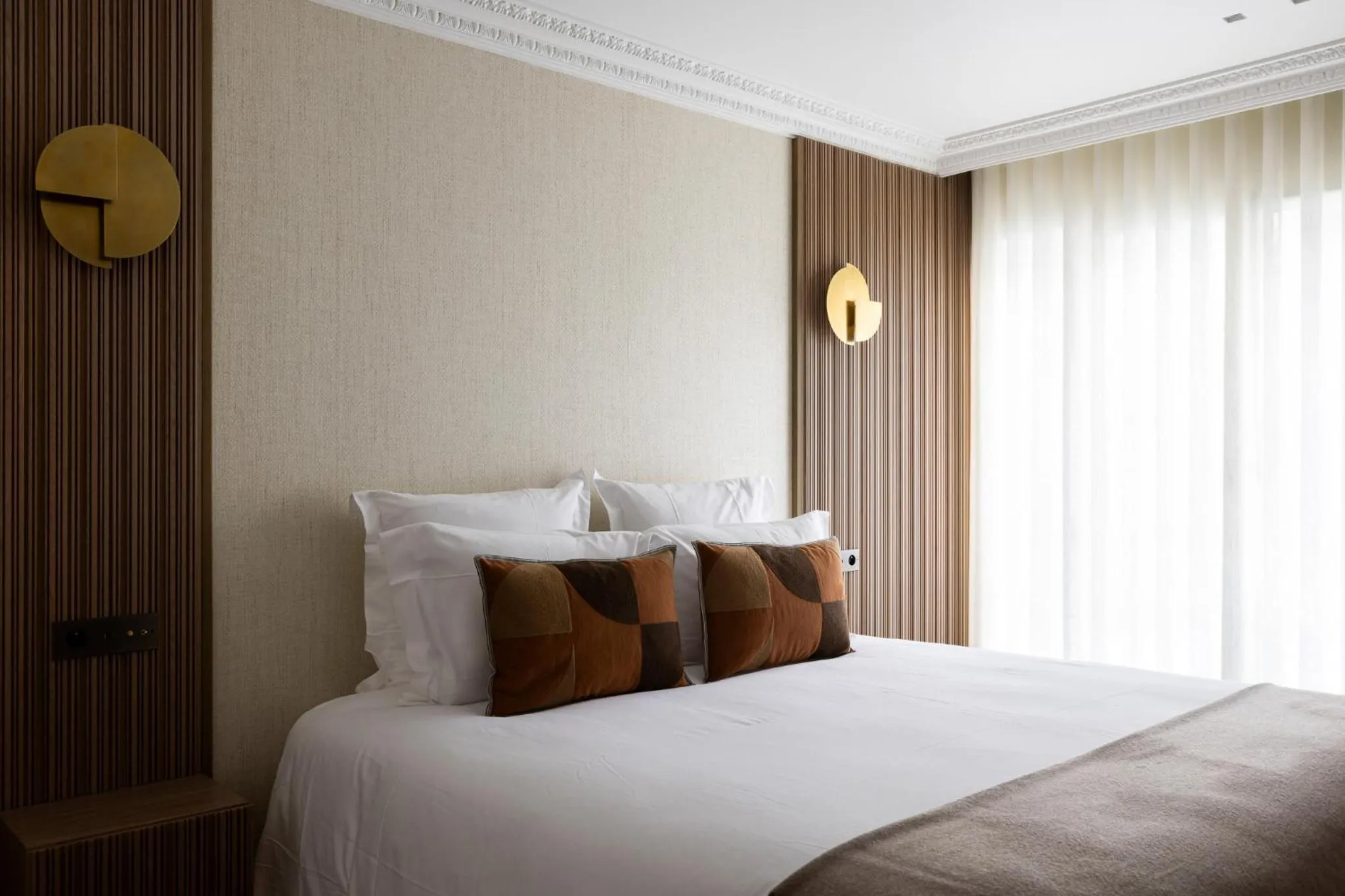 Bed in HIGHSTAY - Luxury Serviced Apartments - Centre Pompidou