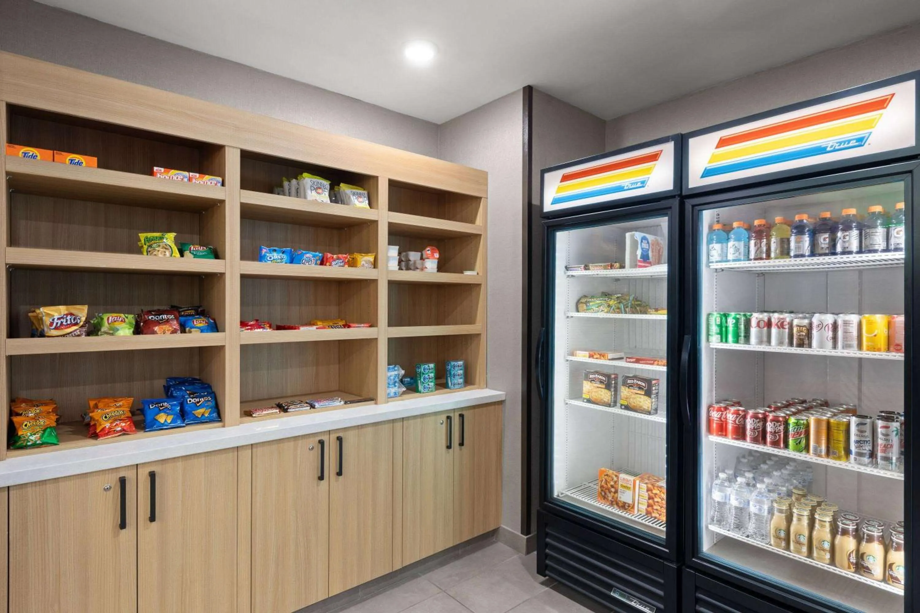 Food and drinks in La Quinta Inn & Suites by Wyndham Yuma