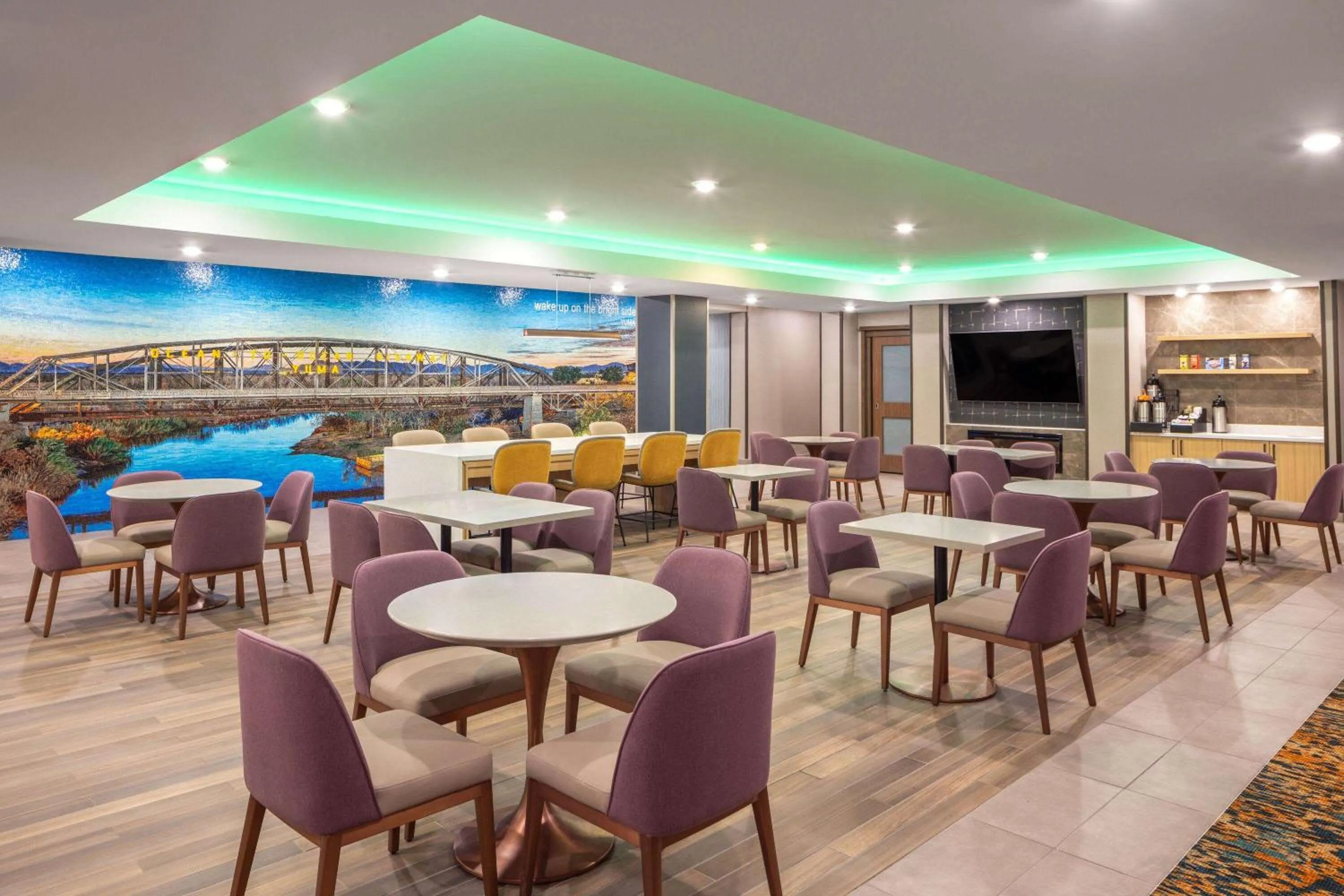 Breakfast in La Quinta Inn & Suites by Wyndham Yuma