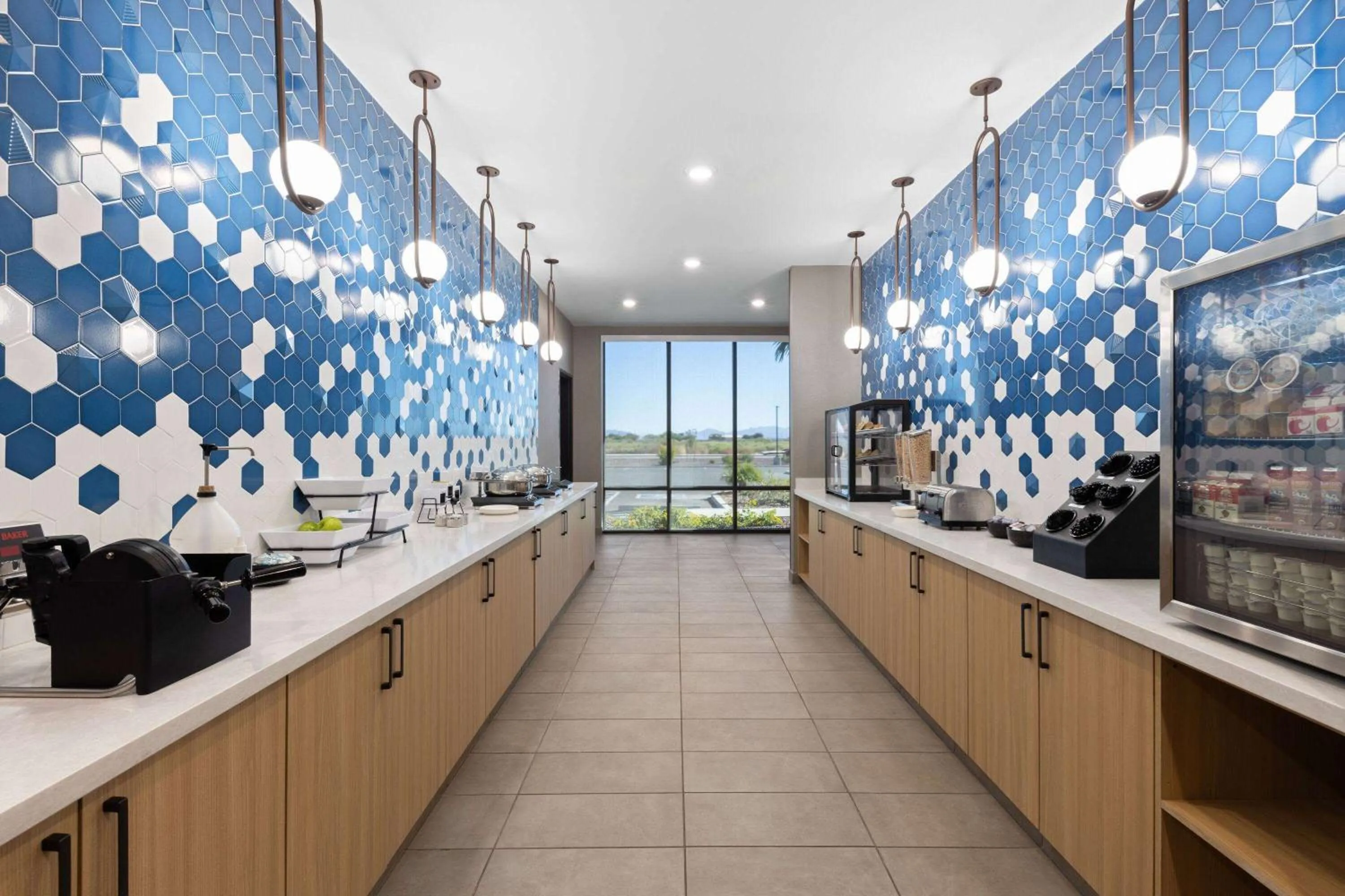 Breakfast in La Quinta Inn & Suites by Wyndham Yuma