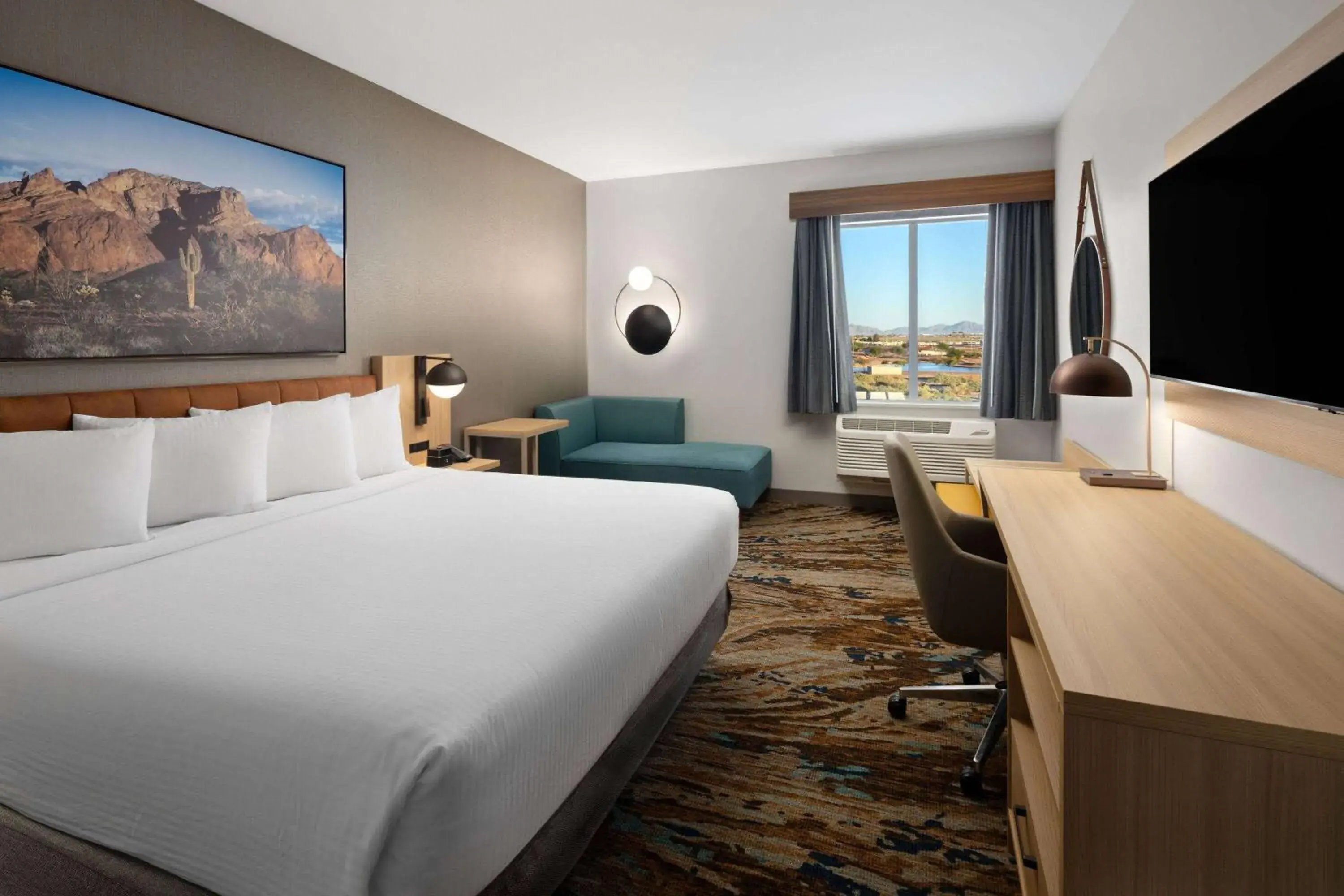 Standard King Room in La Quinta Inn & Suites by Wyndham Yuma Standard King Room in La Quinta Inn & Suites by Wyndham Yuma