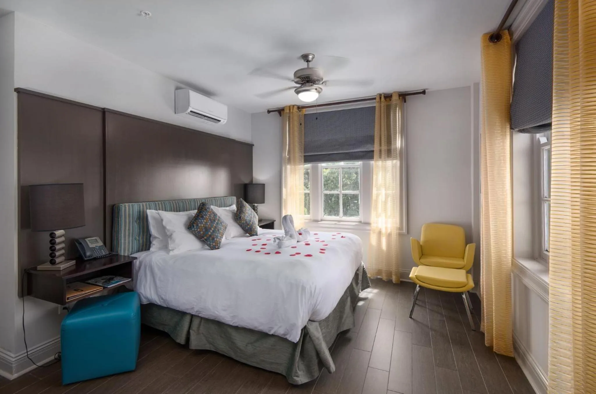 Bed in White House Hotel