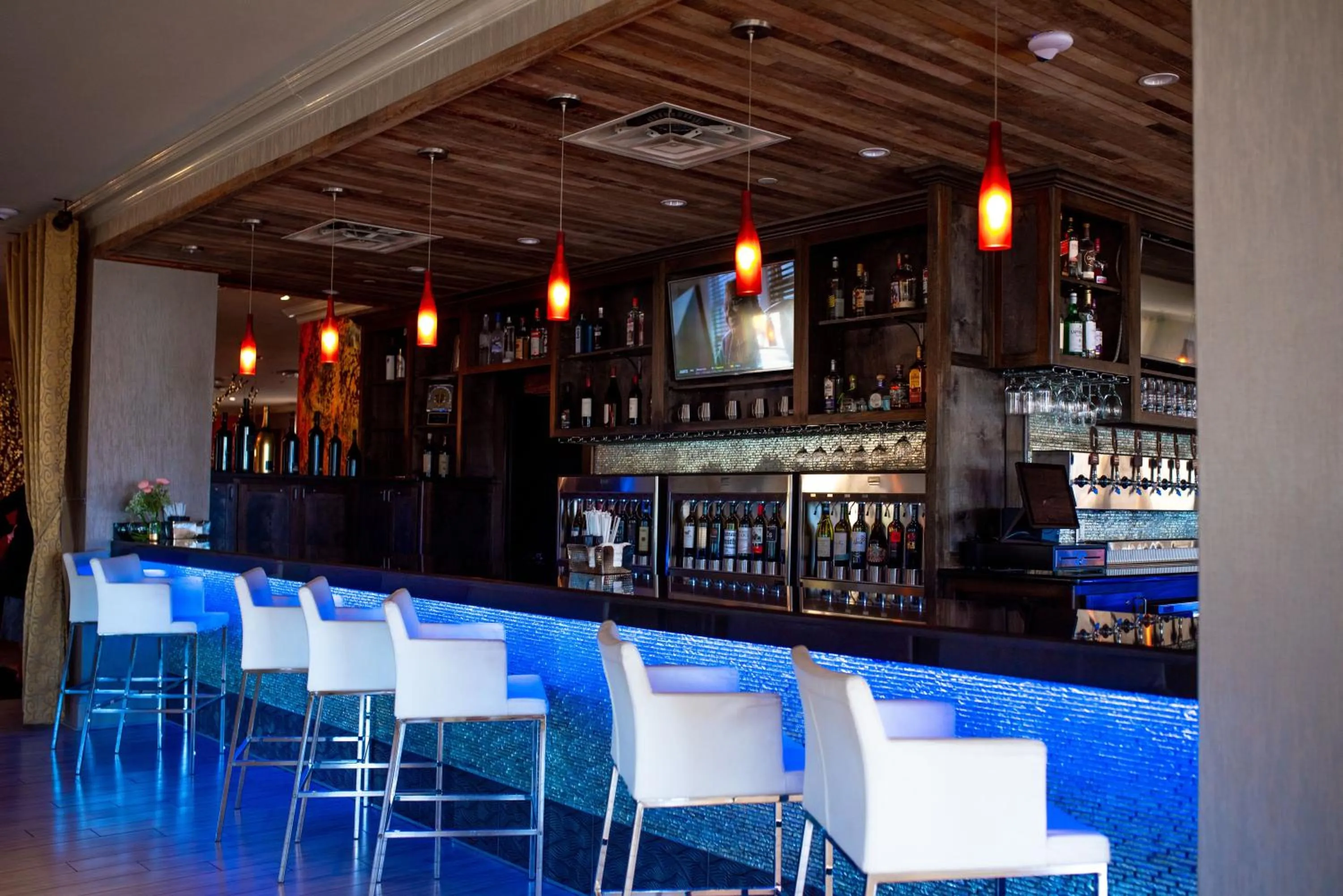 Lounge or bar in White House Hotel