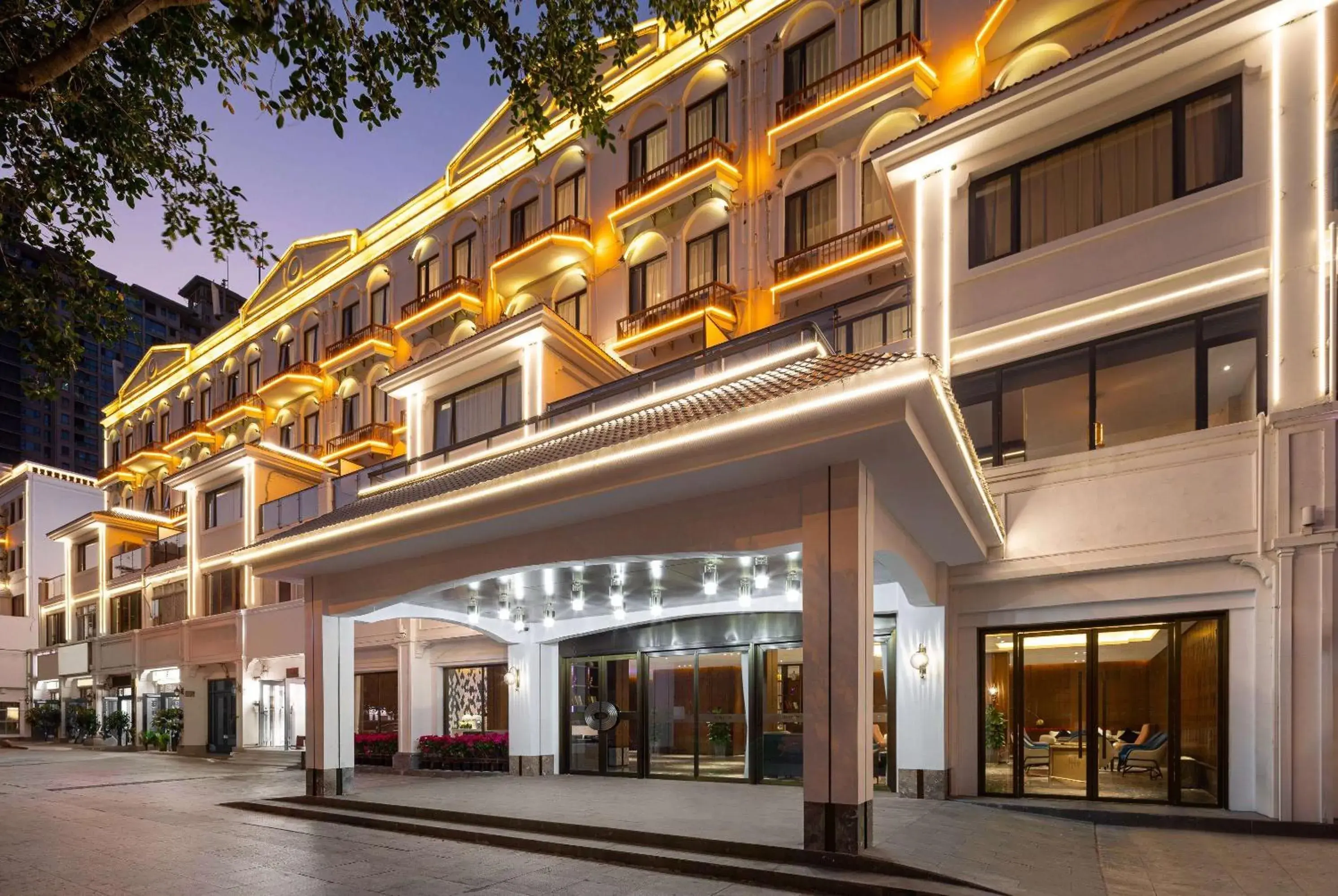 Property building in Days Inn by Wyndham Hainan Sanya Bay Property building in Days Inn by Wyndham Hainan Sanya Bay