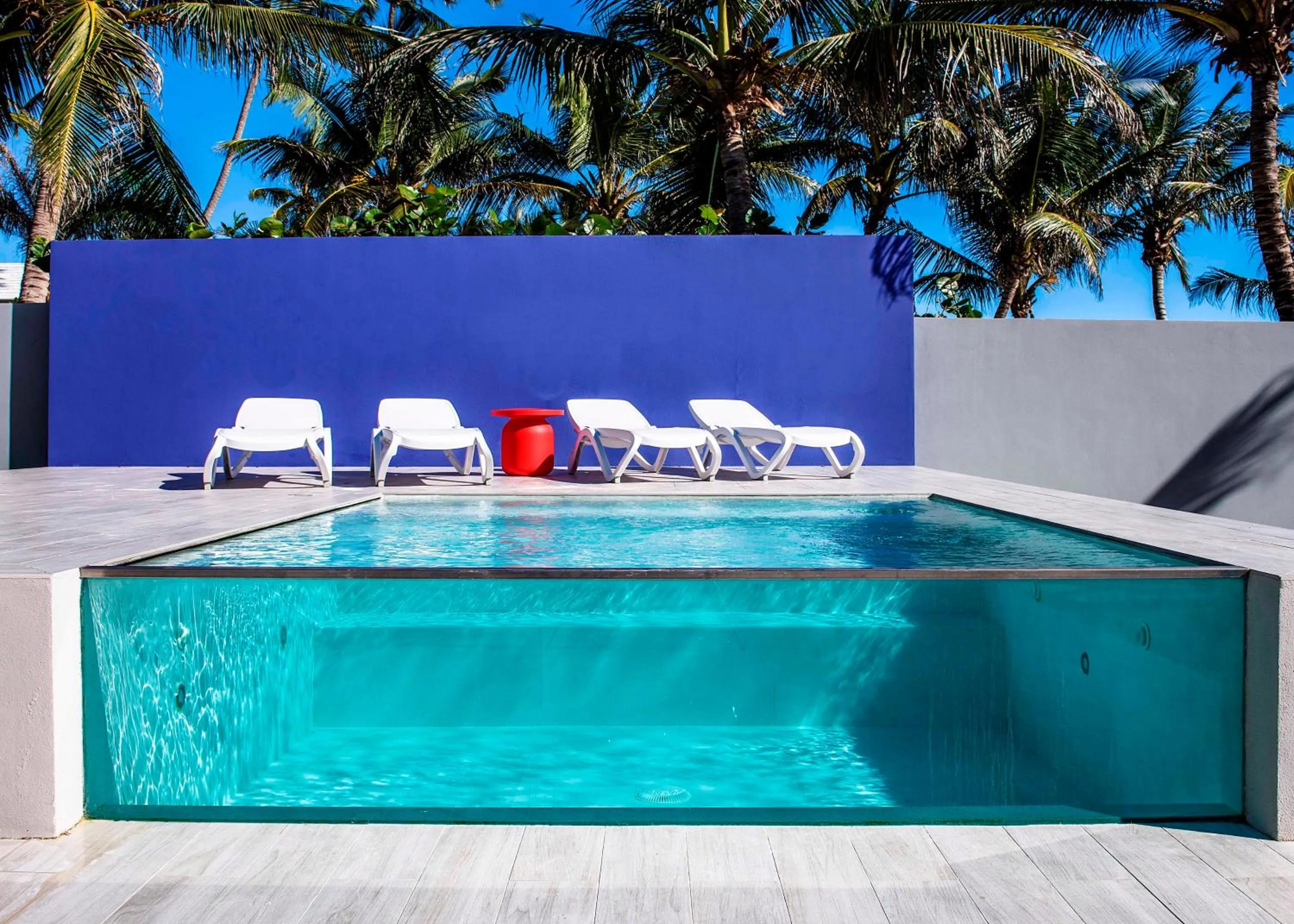Swimming pool in TRACADERO Beach Club & Holidays Rentals