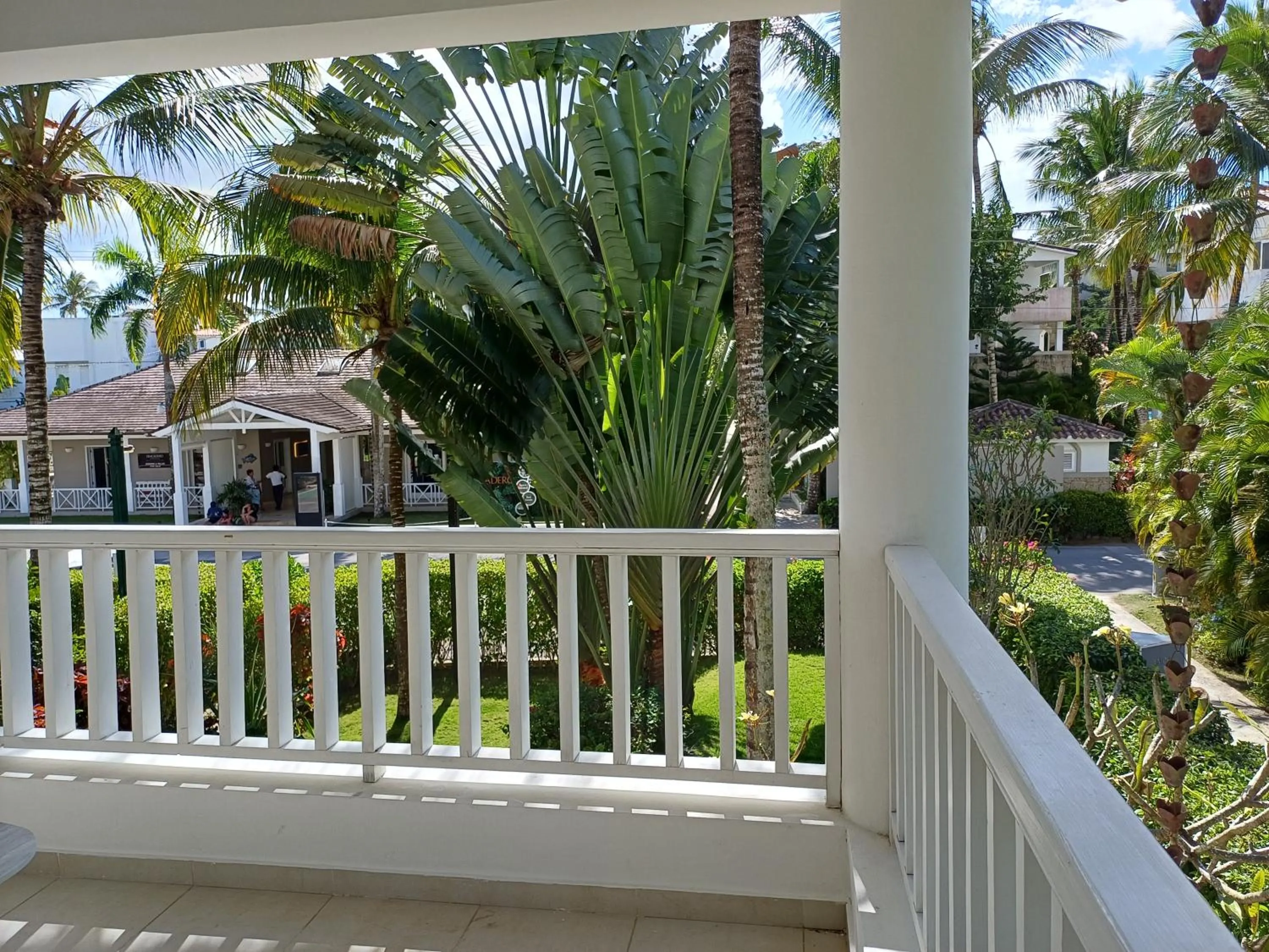 TRACADERO Beach Club & Holidays Rentals