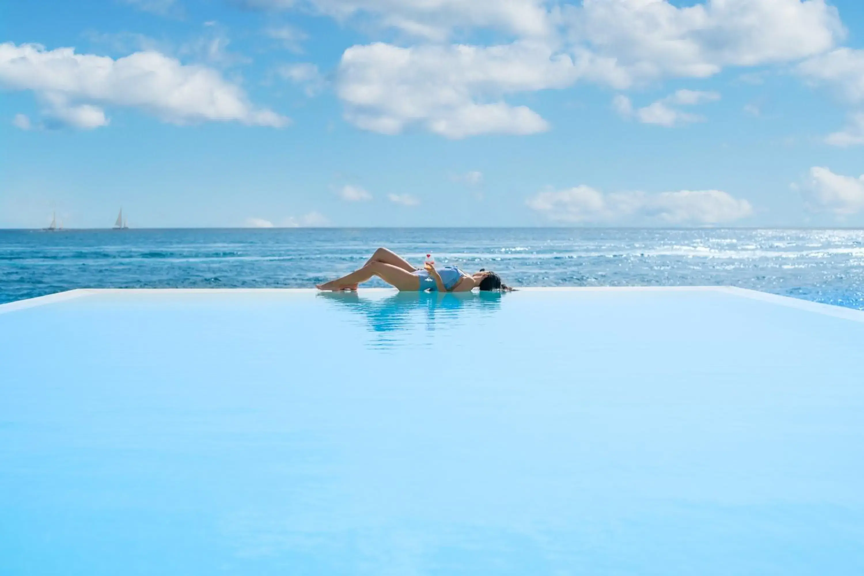 Pool view in TRACADERO Beach Club & Holidays Rentals Pool view in TRACADERO Beach Club & Holidays Rentals
