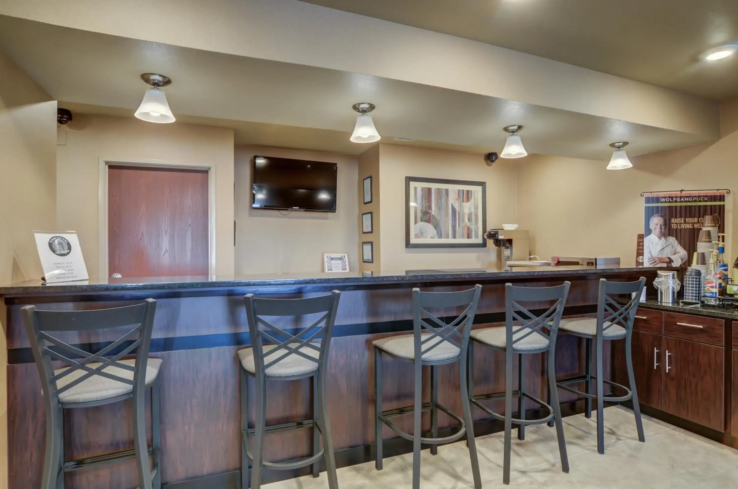 Lounge or bar in Cobblestone Inn & Suites-Kersey Lounge or bar in Cobblestone Inn & Suites-Kersey