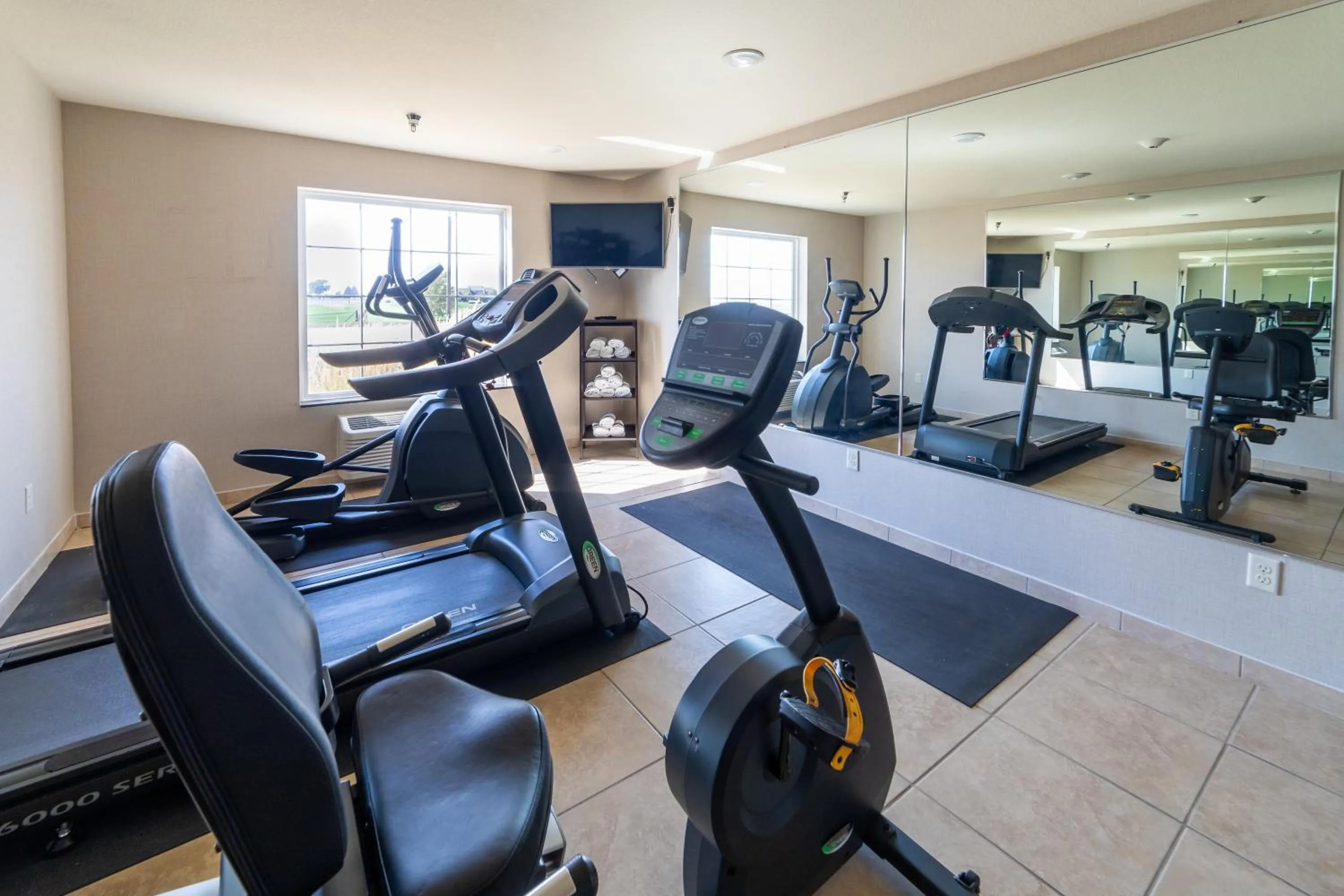 Fitness centre/facilities in Cobblestone Inn and Suites - Eaton