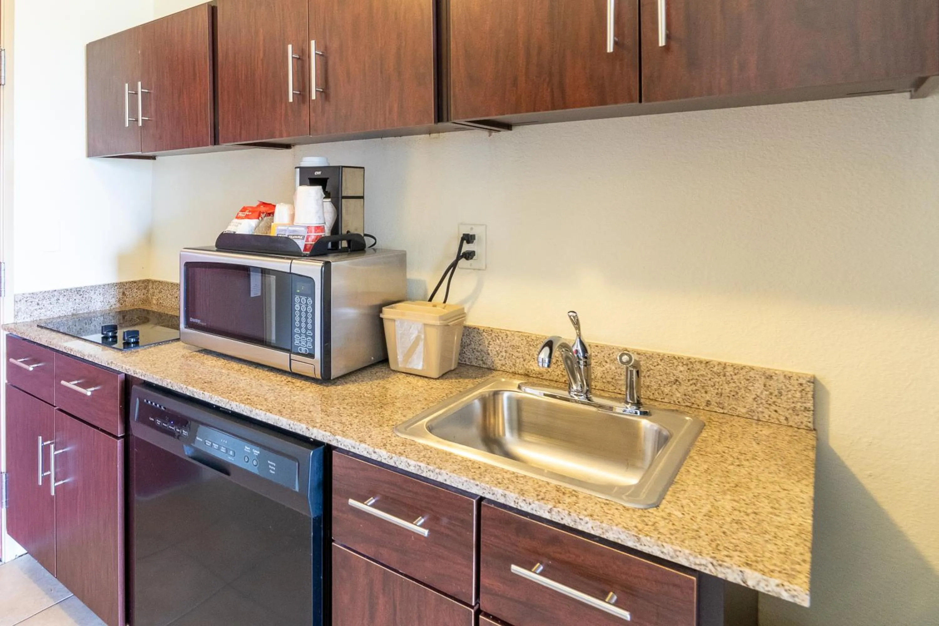 Kitchen or kitchenette in Cobblestone Inn and Suites - Eaton