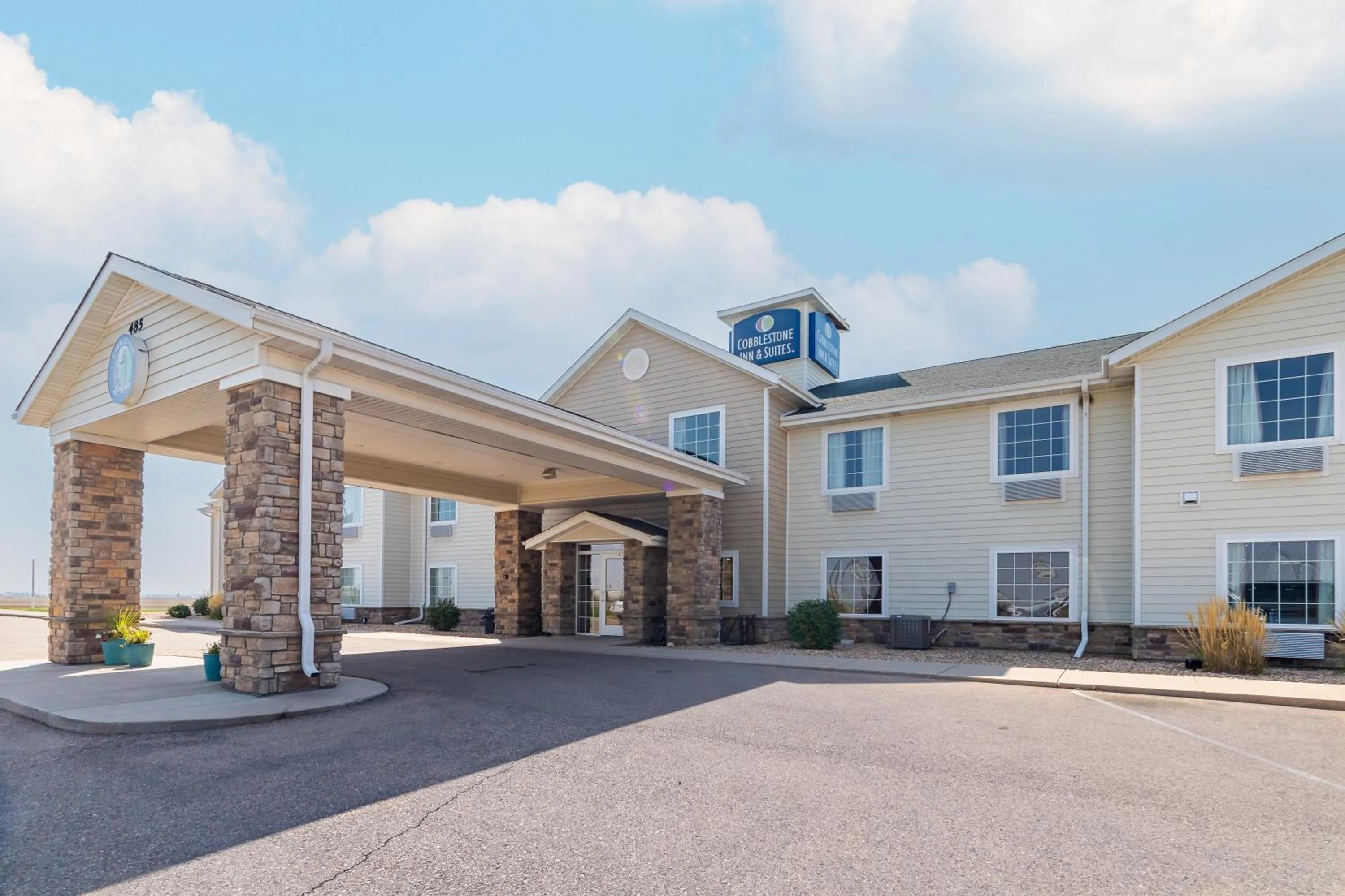 Property building in Cobblestone Inn and Suites - Eaton