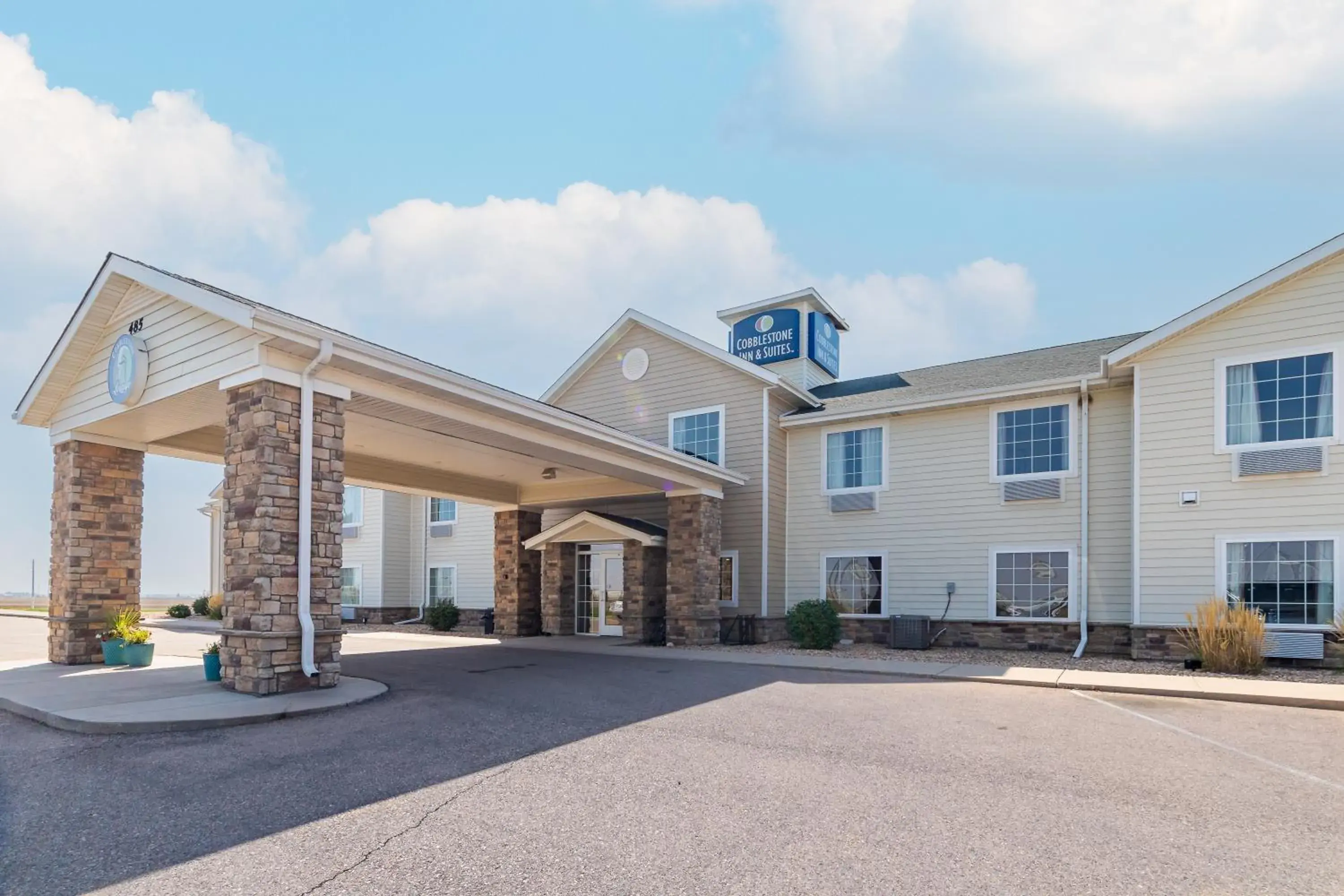 Property building in Cobblestone Inn and Suites - Eaton Property building in Cobblestone Inn and Suites - Eaton
