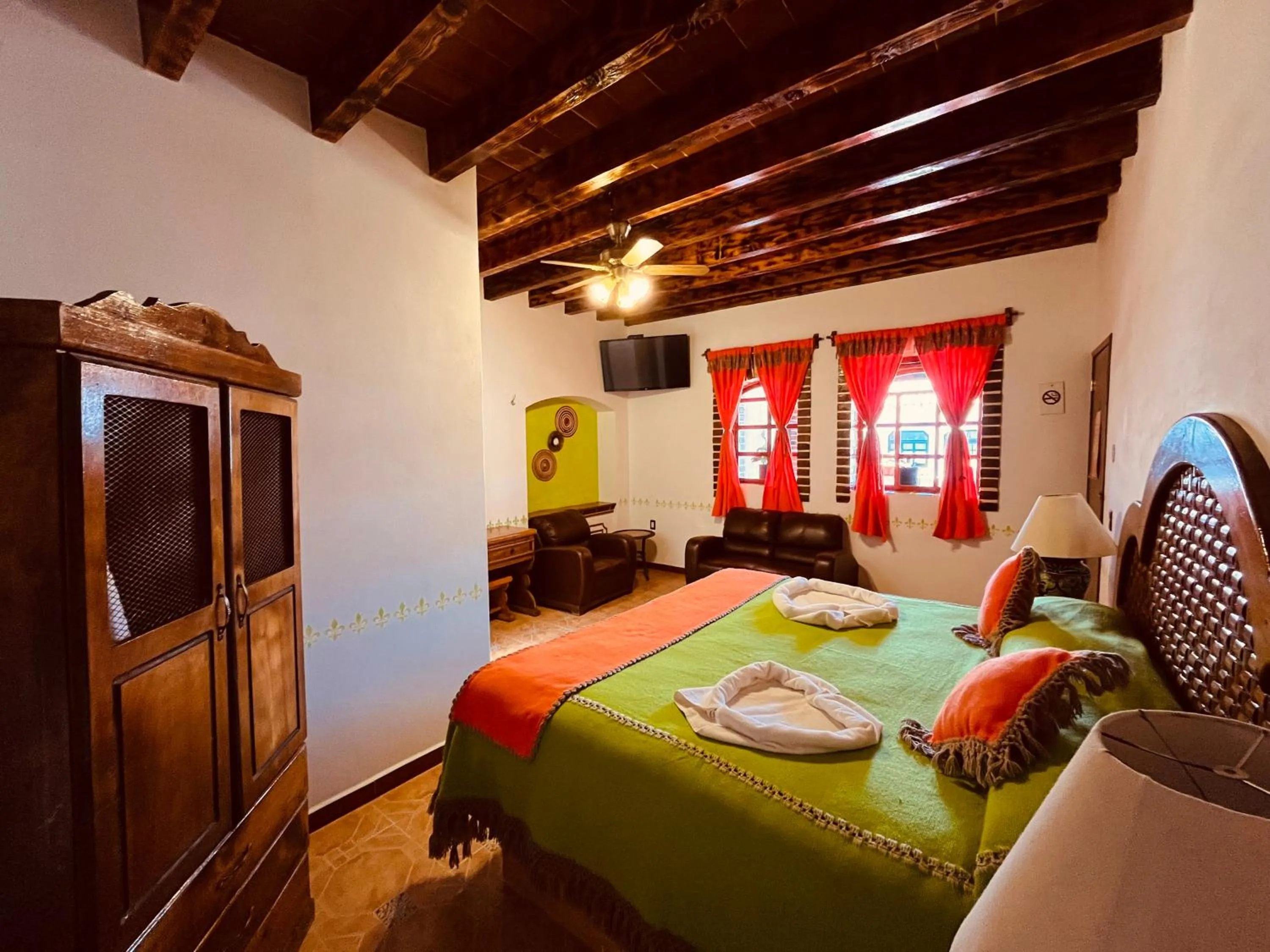 Photo of the whole room, Bed in Hotel El Aguila, Villa del Carbón