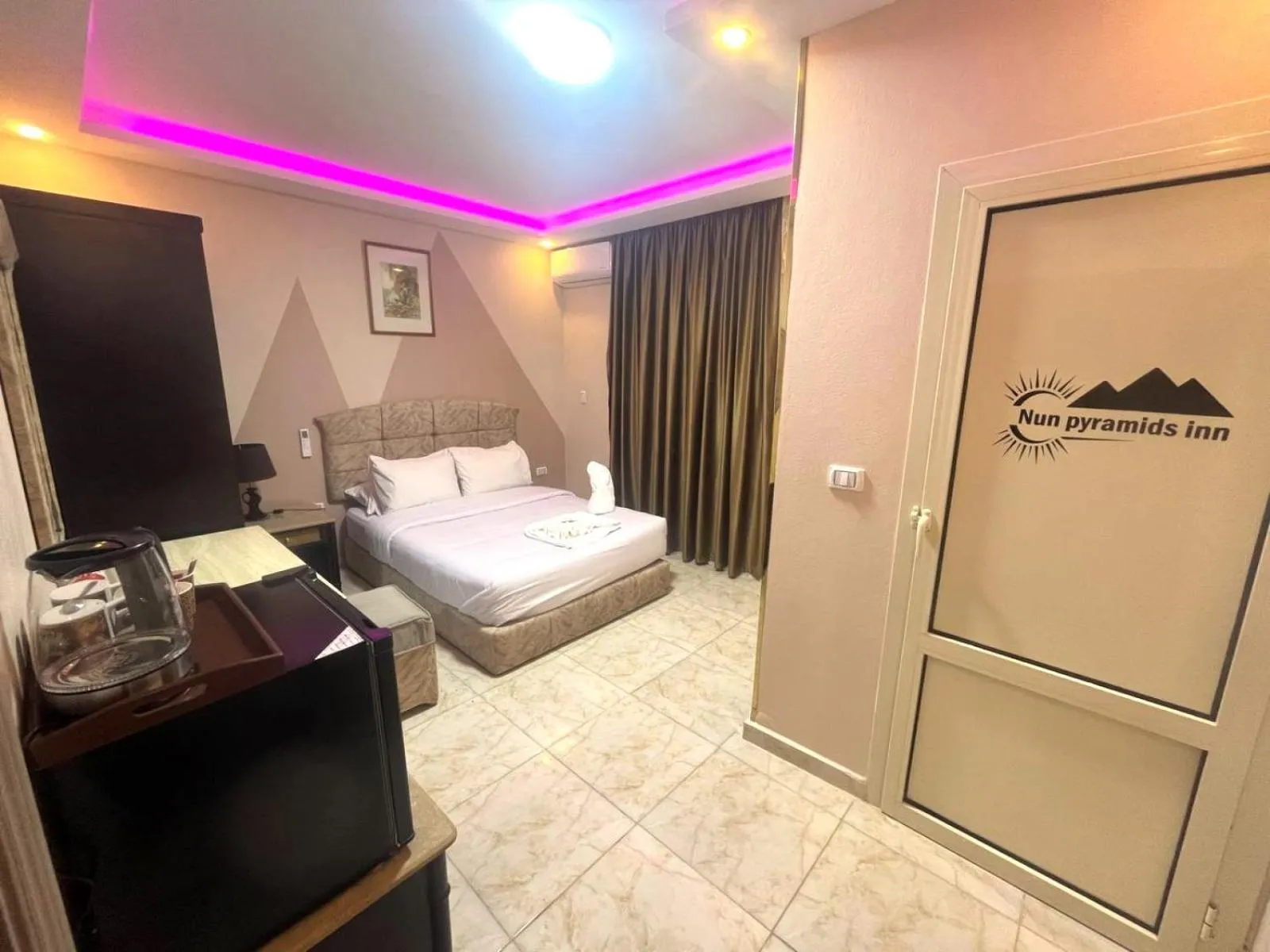 Bed in Nun Pyramids INN