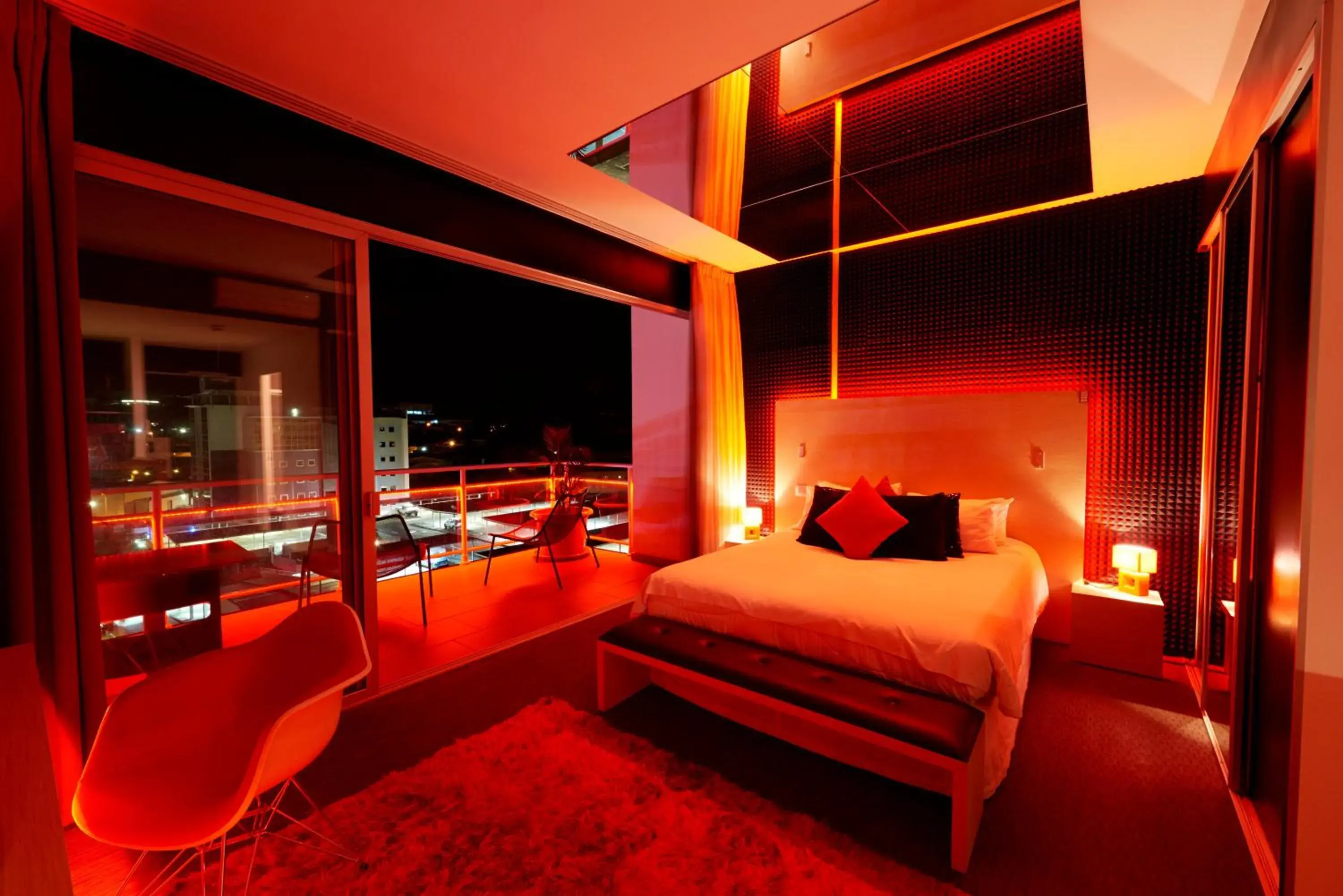 King Suite with Balcony in Hôtel du Centre King Suite with Balcony in Hôtel du Centre