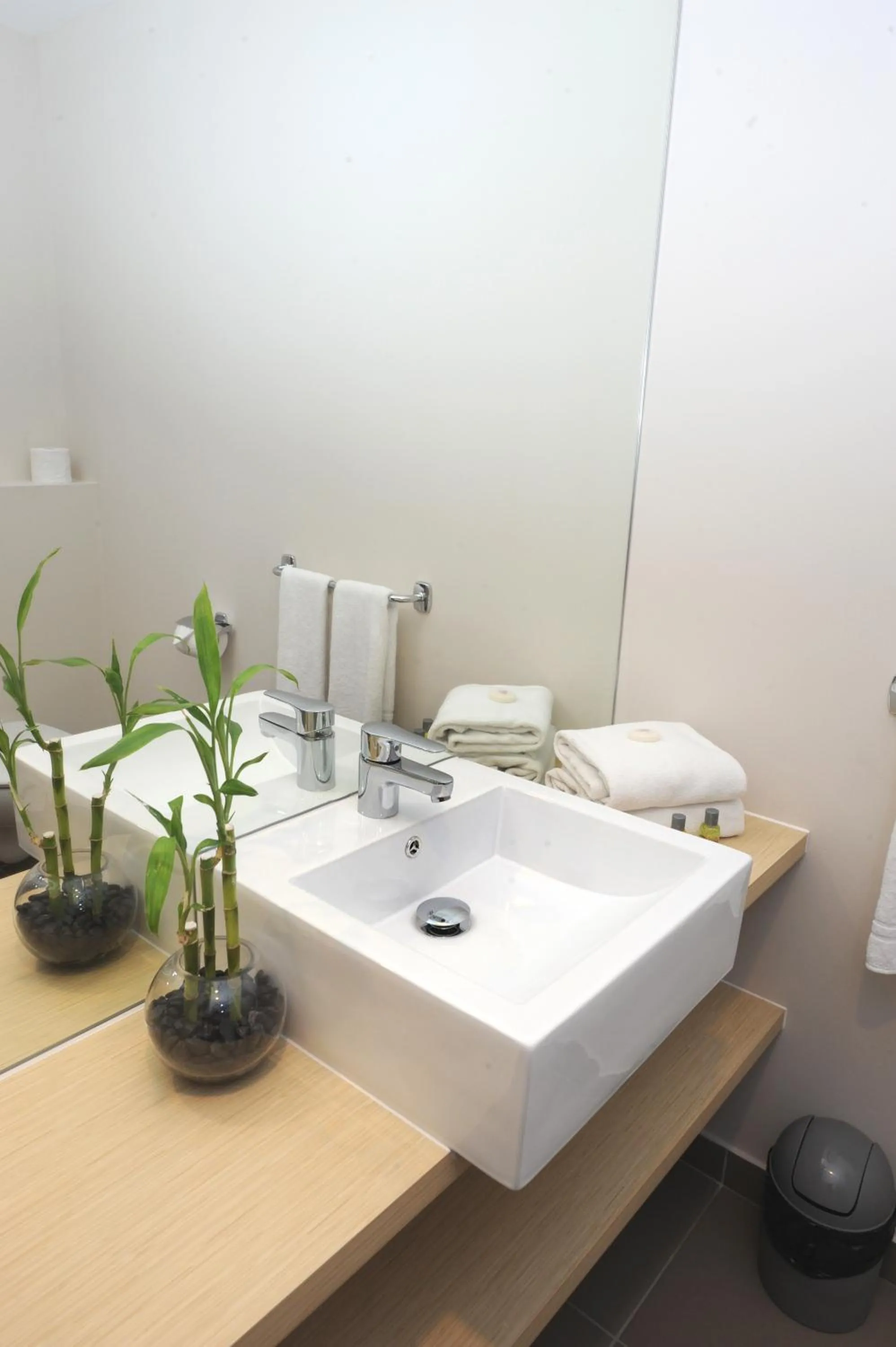 Bathroom in Hôtel du Centre