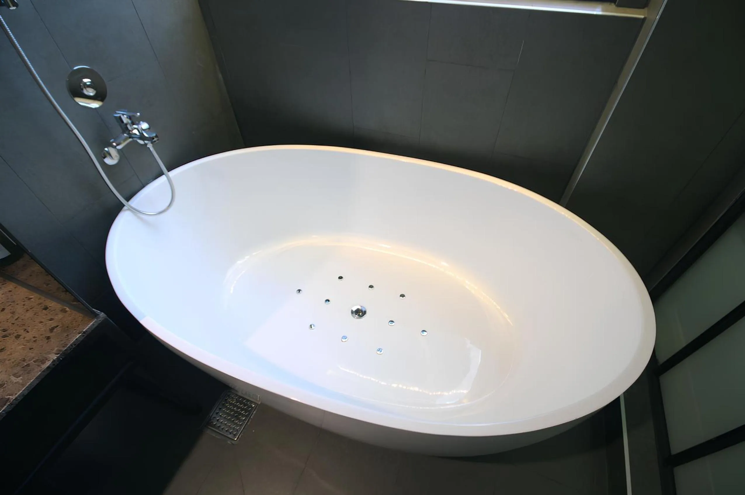 Bathroom in 2 Heaven Hotel Seomyeon