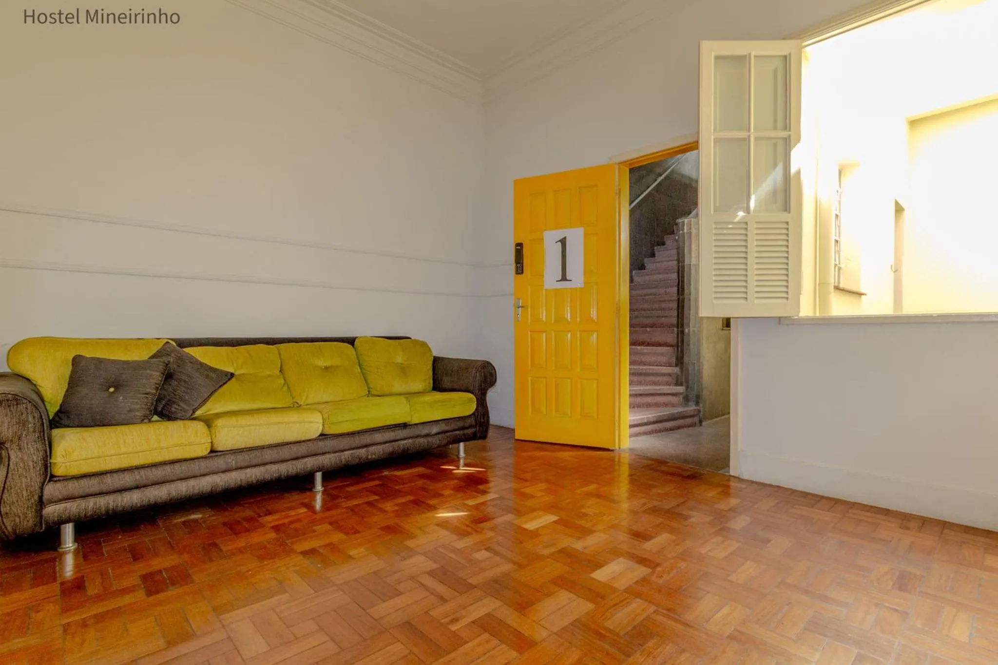 Communal lounge/ TV room in Hostel Mineirinho