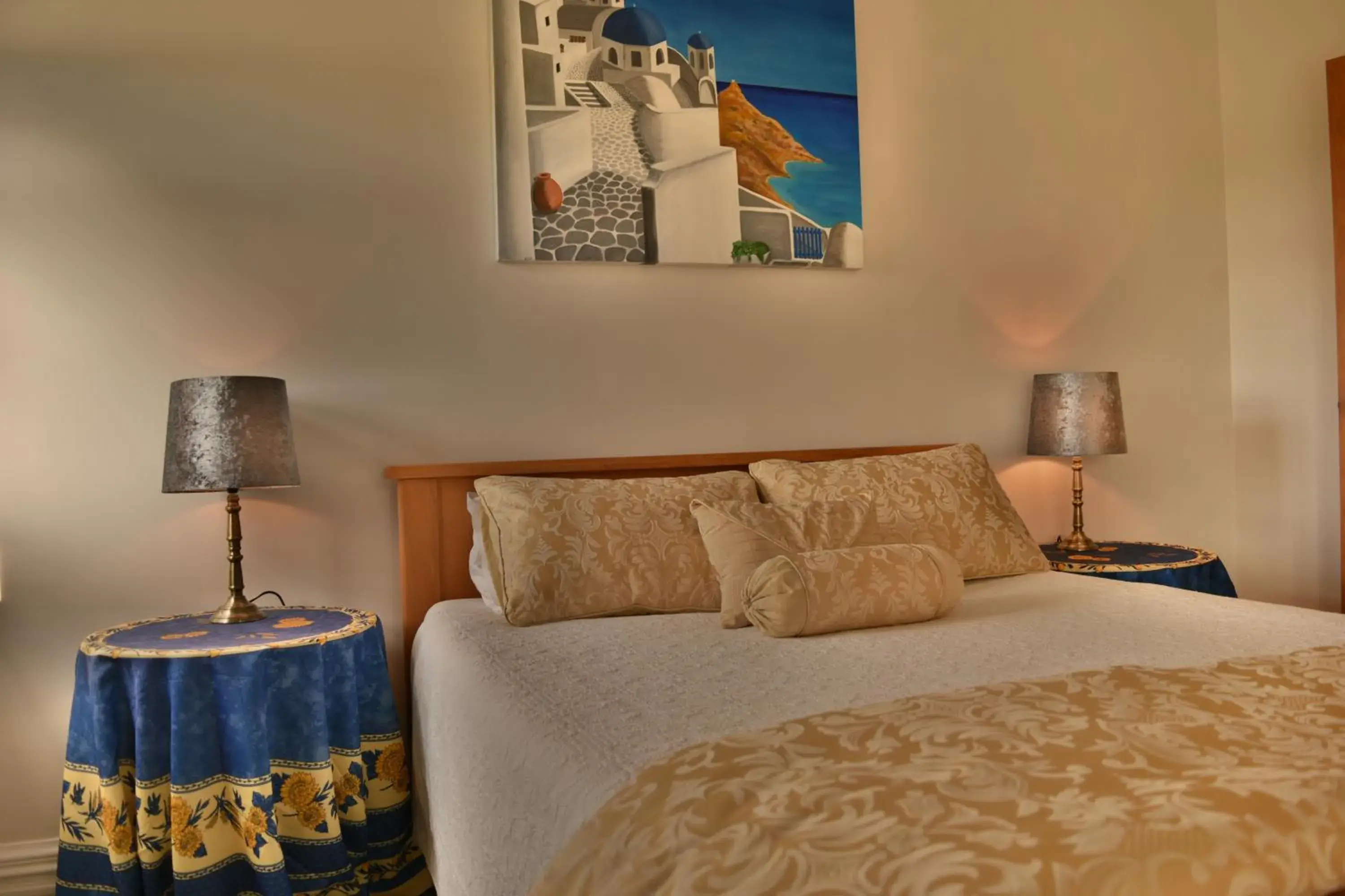 Queen Room with Sea View - single occupancy in Country Homestead at Black Sheep Farm Queen Room with Sea View - single occupancy in Country Homestead at Black Sheep Farm