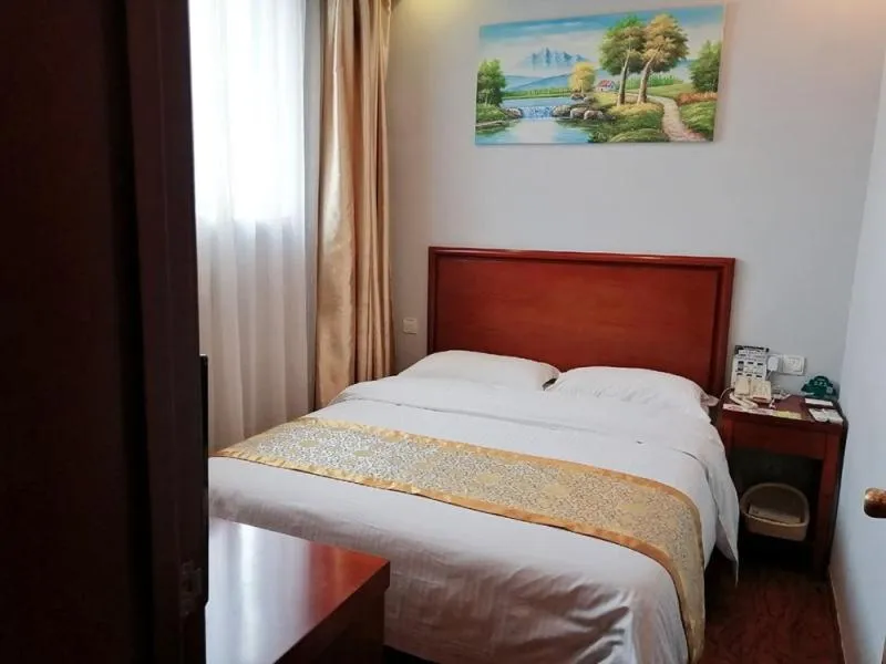 Bed in GreenTree Inn Shanghai Meilan Lake Hutai Road Express Hotel