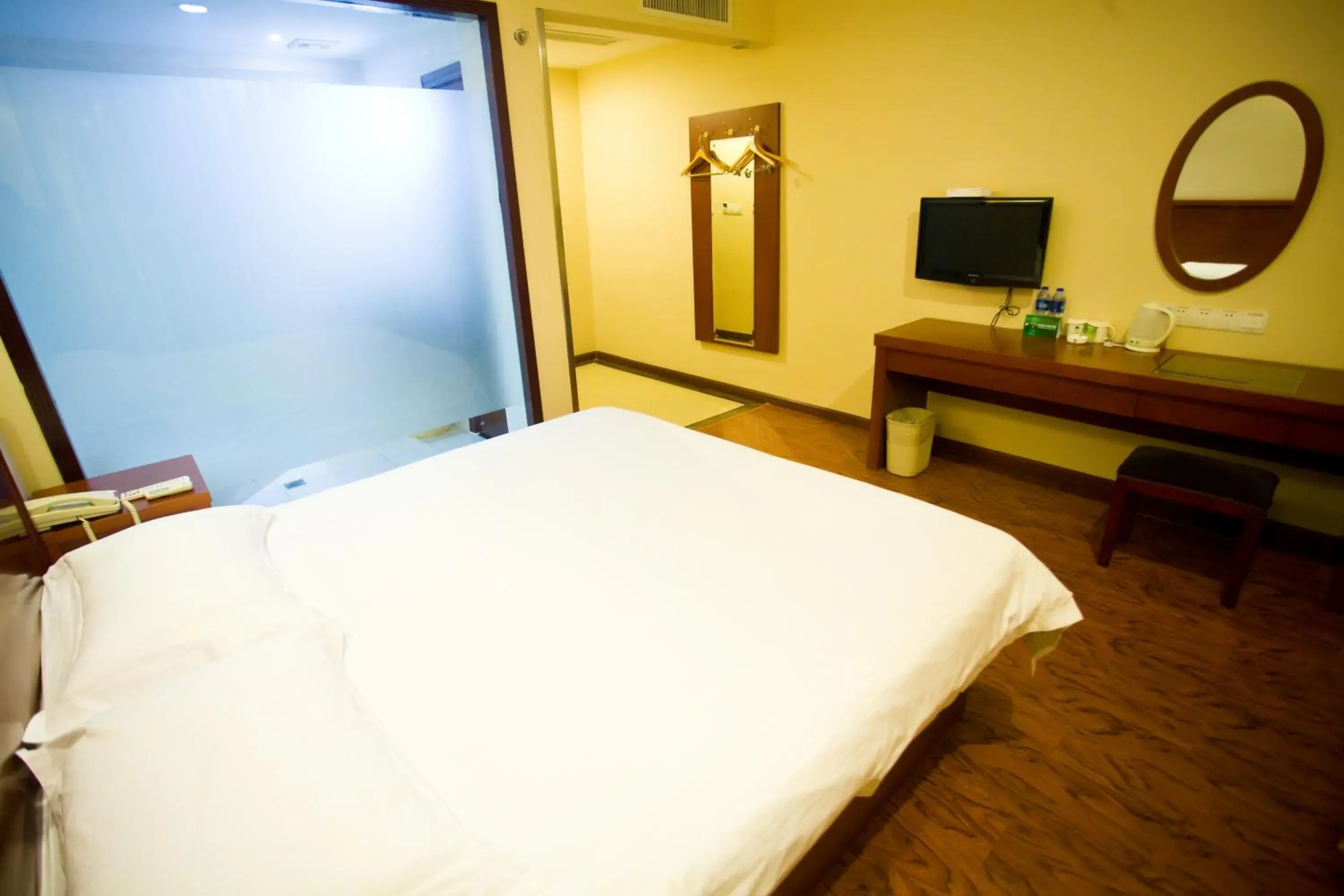 Bedroom, Bed in GreenTree Inn Shanghai Meilan Lake Hutai Road Express Hotel Bedroom, Bed in GreenTree Inn Shanghai Meilan Lake Hutai Road Express Hotel