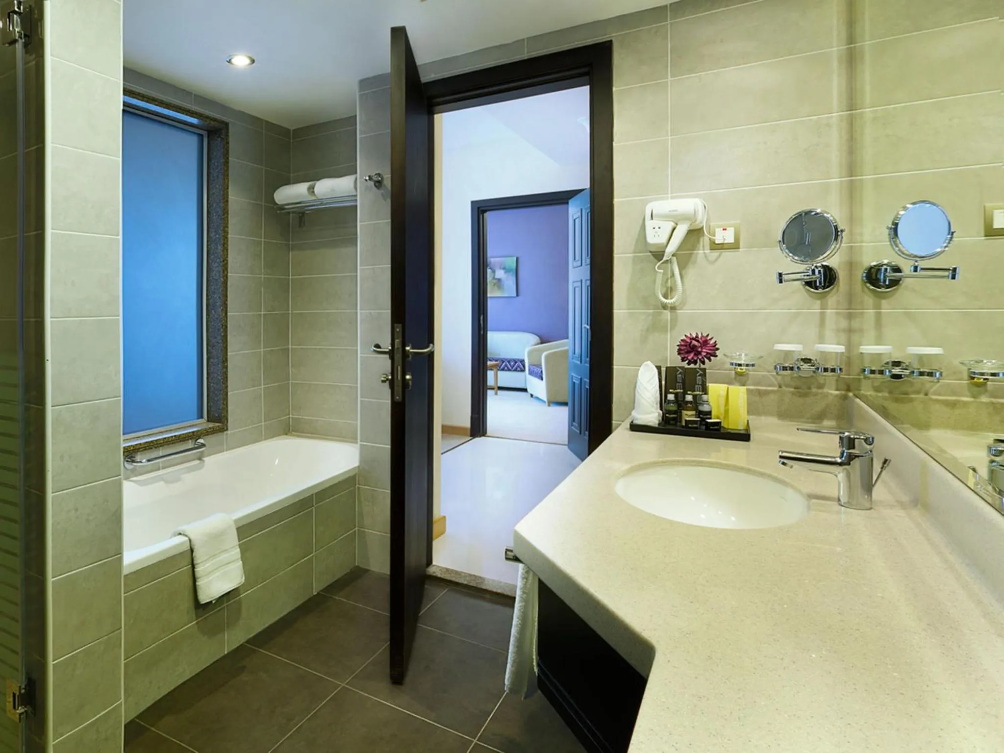 Bathroom in Armada Avenue Hotel