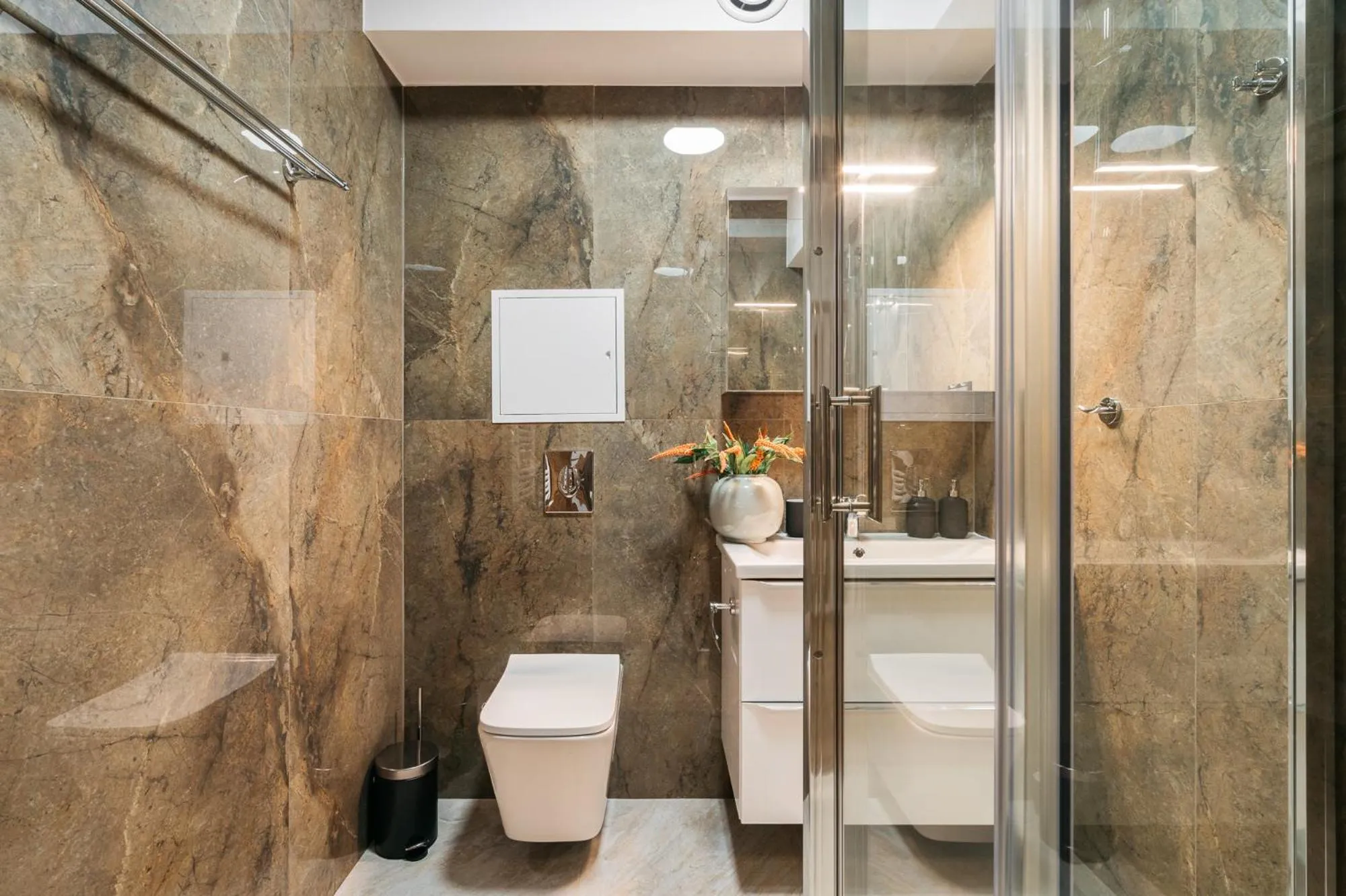 Shower in ORSO Rooms & Apartments - LoftAffair Collection