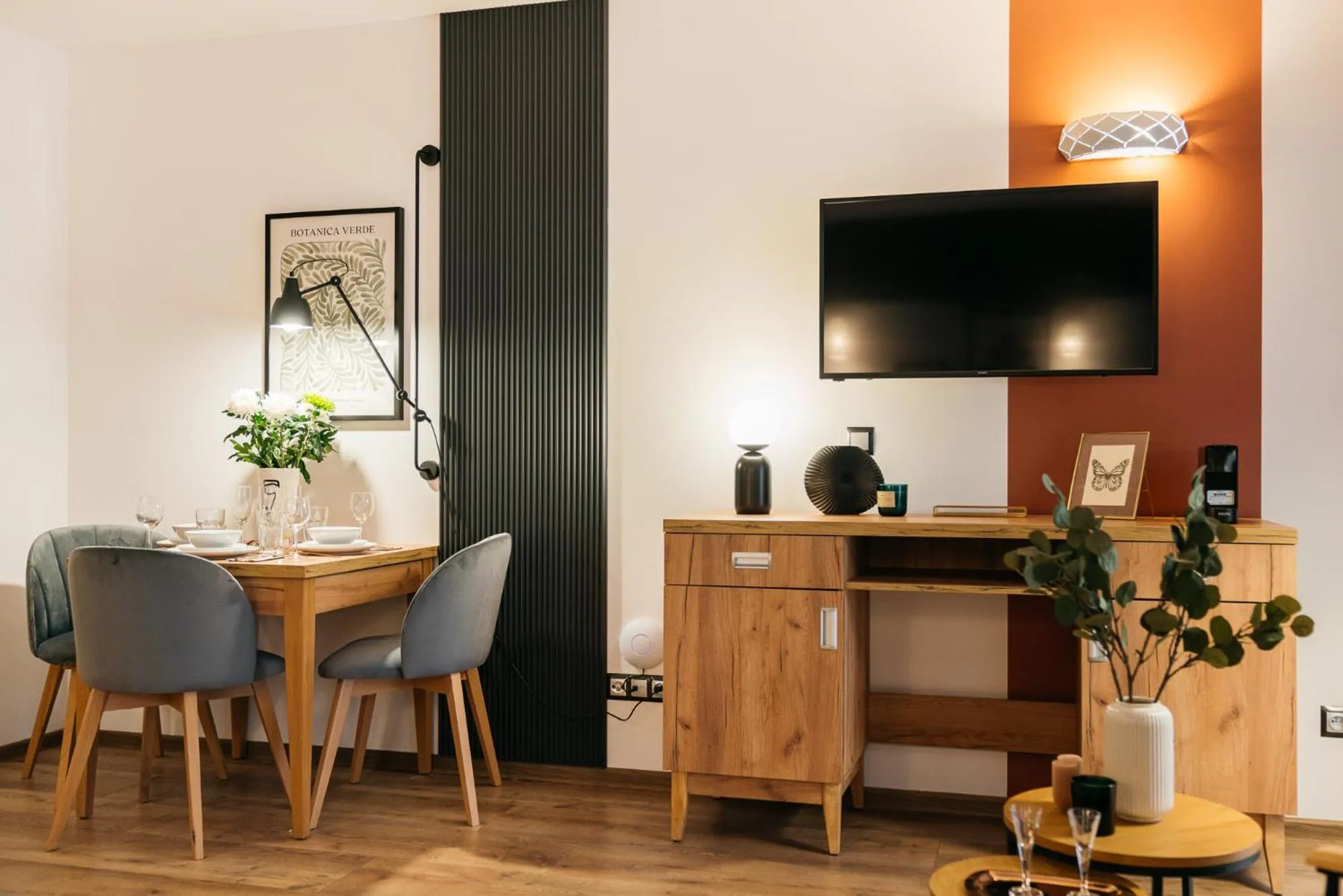 TV and multimedia in ORSO Rooms & Apartments - LoftAffair Collection