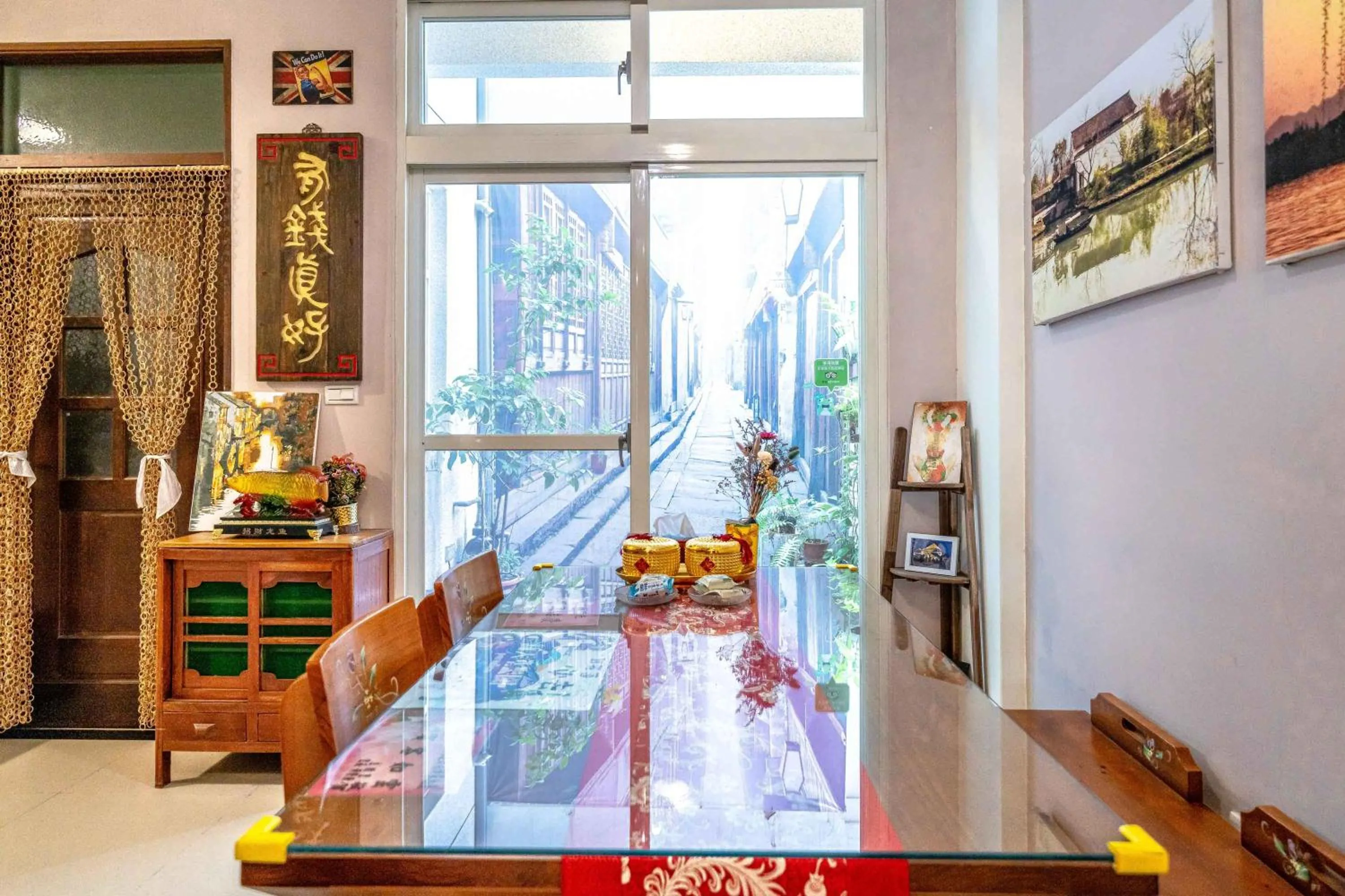 Restaurant/places to eat in Shanghai Time