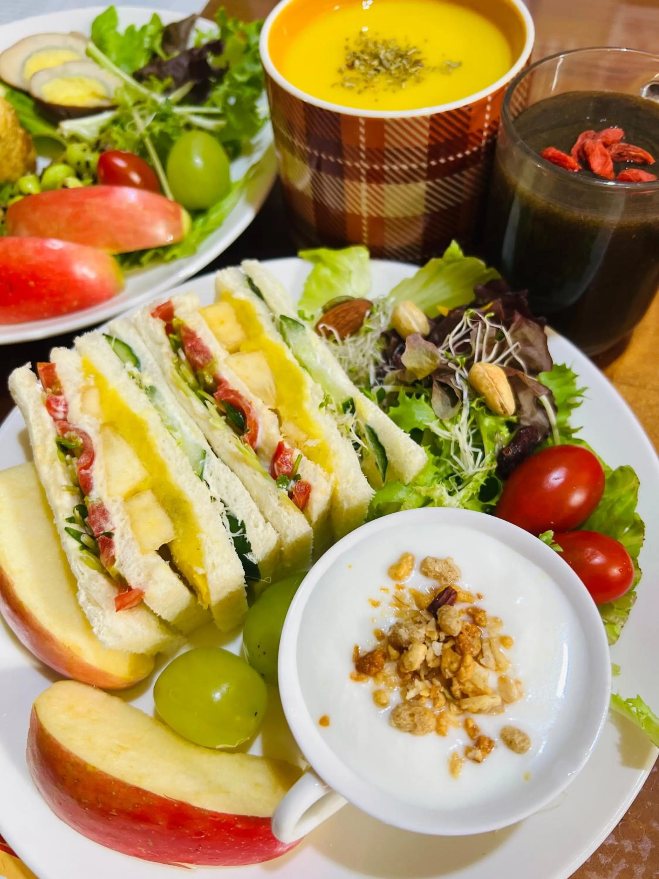 Food and drinks in Shanghai Time
