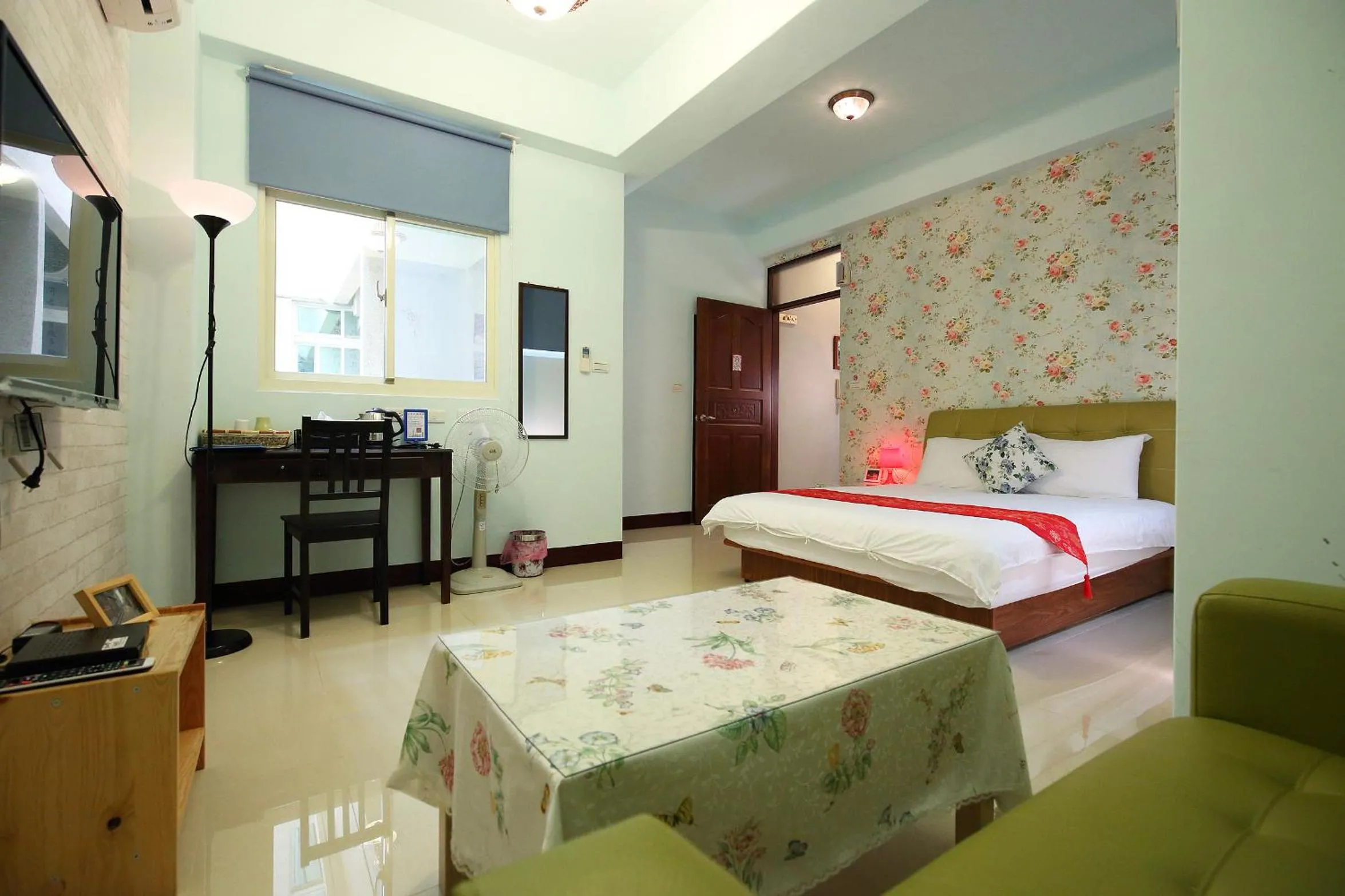 Bed in Shanghai Time