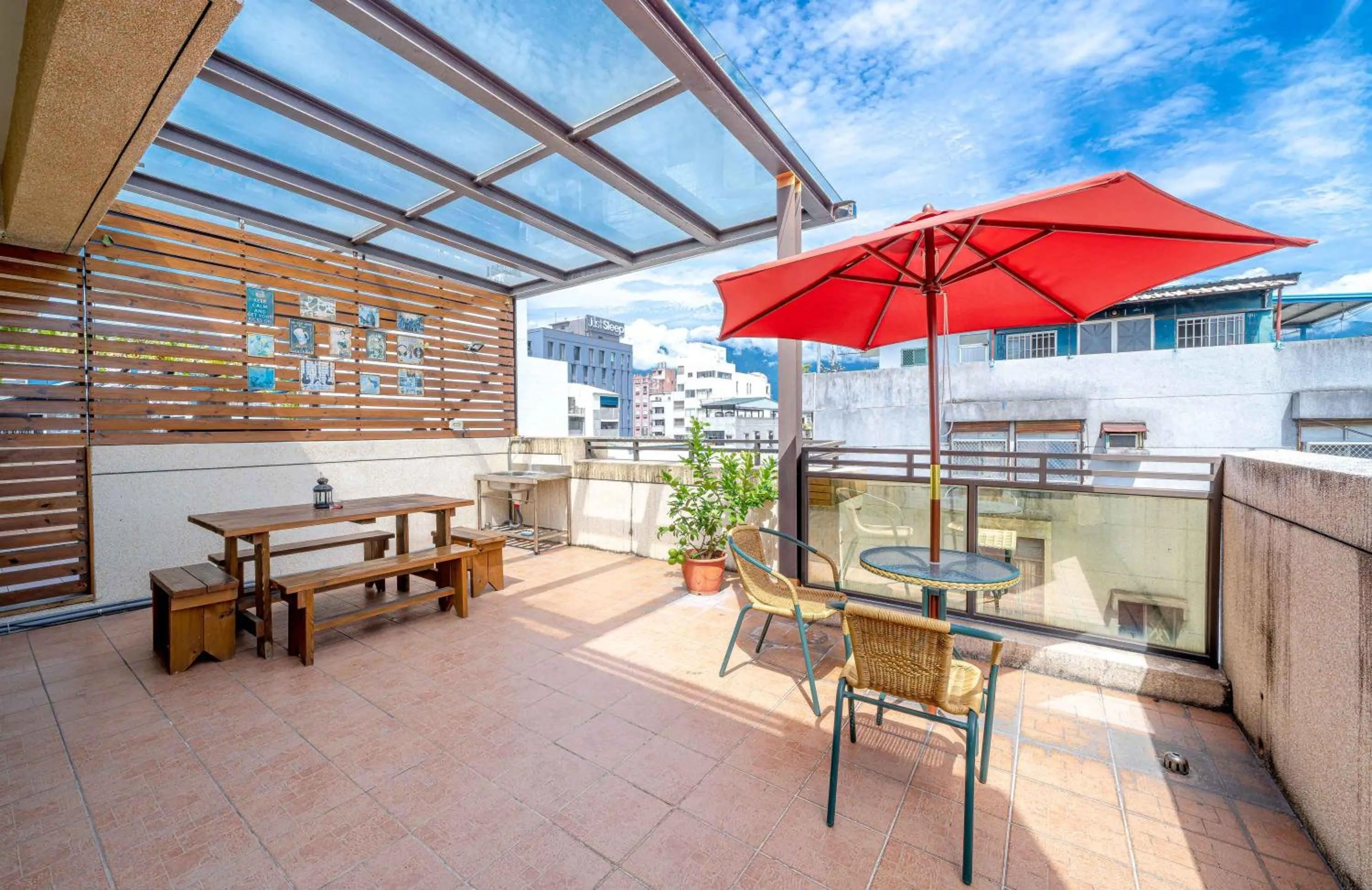 Patio in Shanghai Time