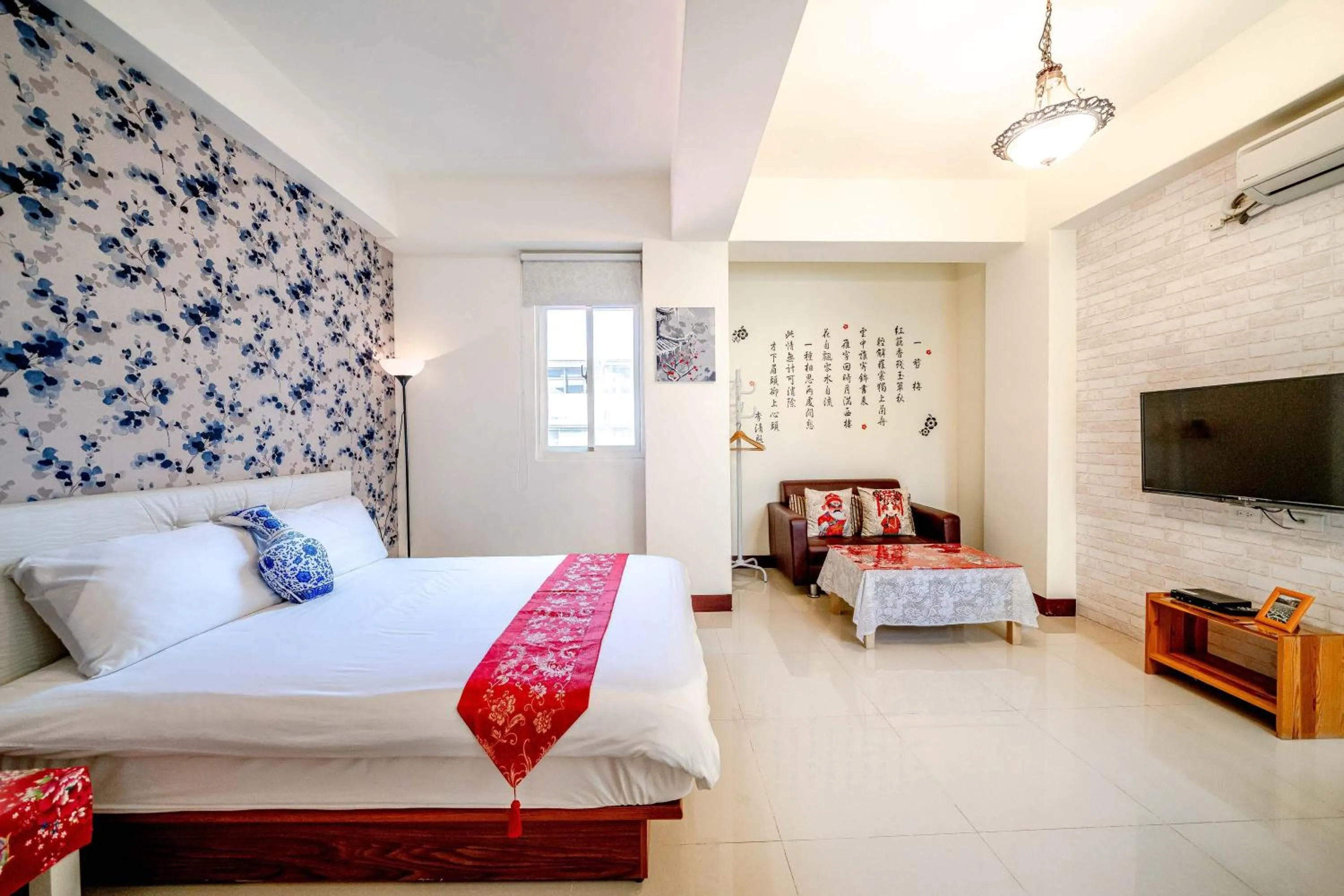 Bed in Shanghai Time