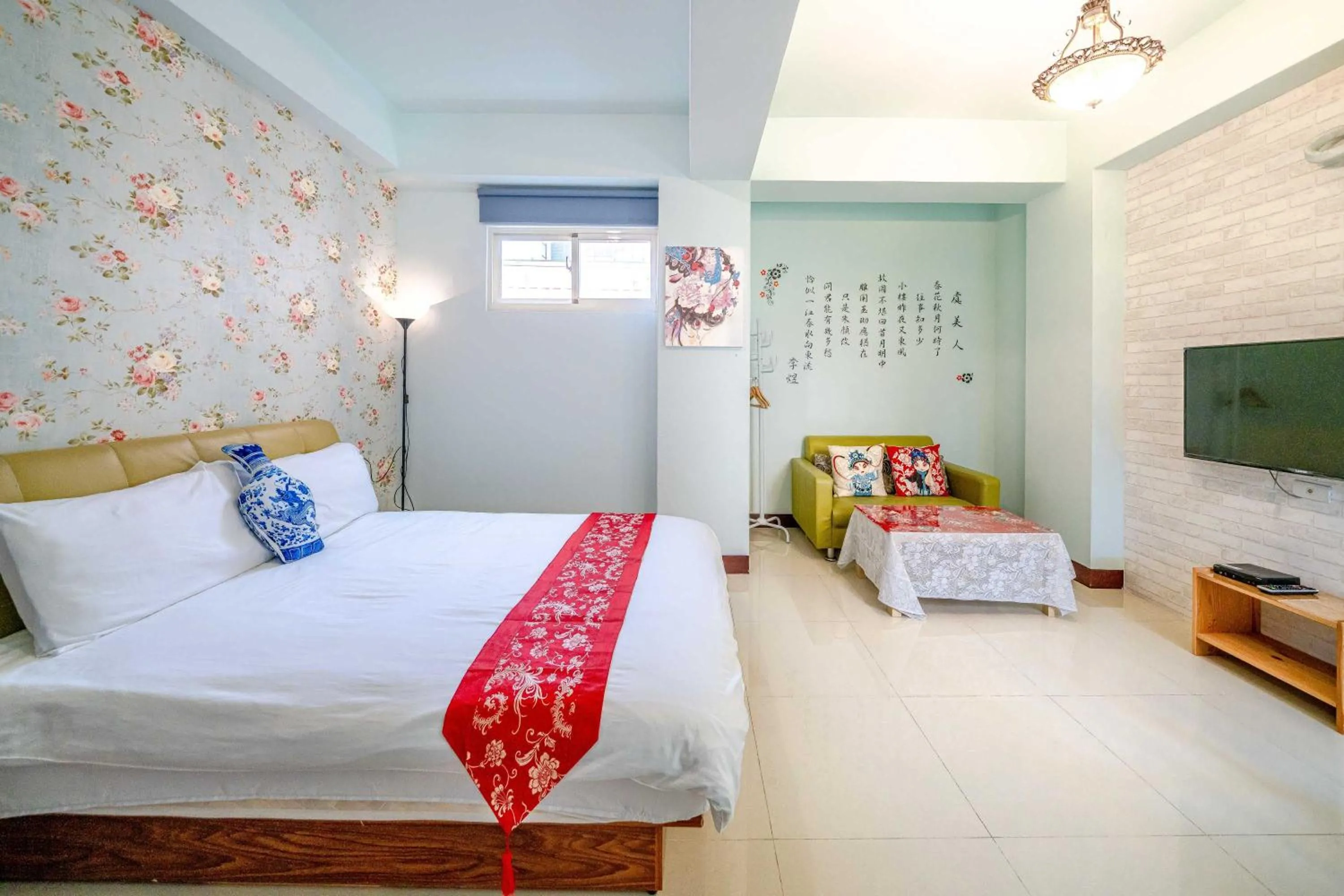 Bed in Shanghai Time