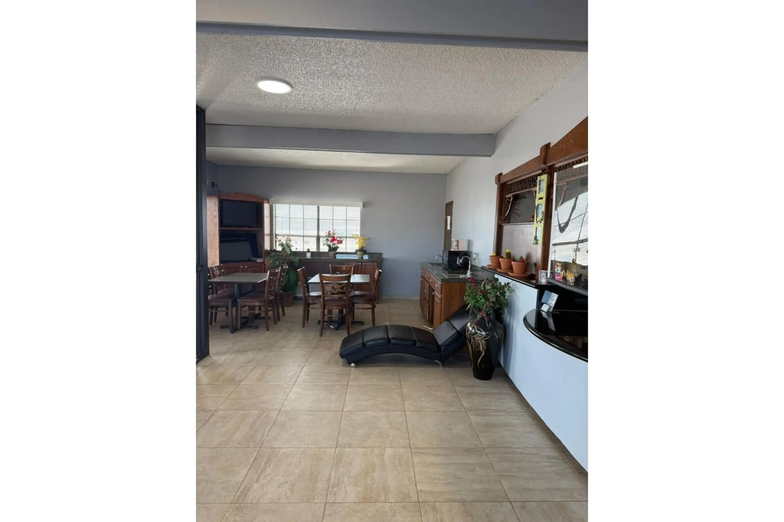 Facade/entrance in Victorian Inn by Belvilla White sboro US Hwy 82 Facade/entrance in Victorian Inn by Belvilla White sboro US Hwy 82