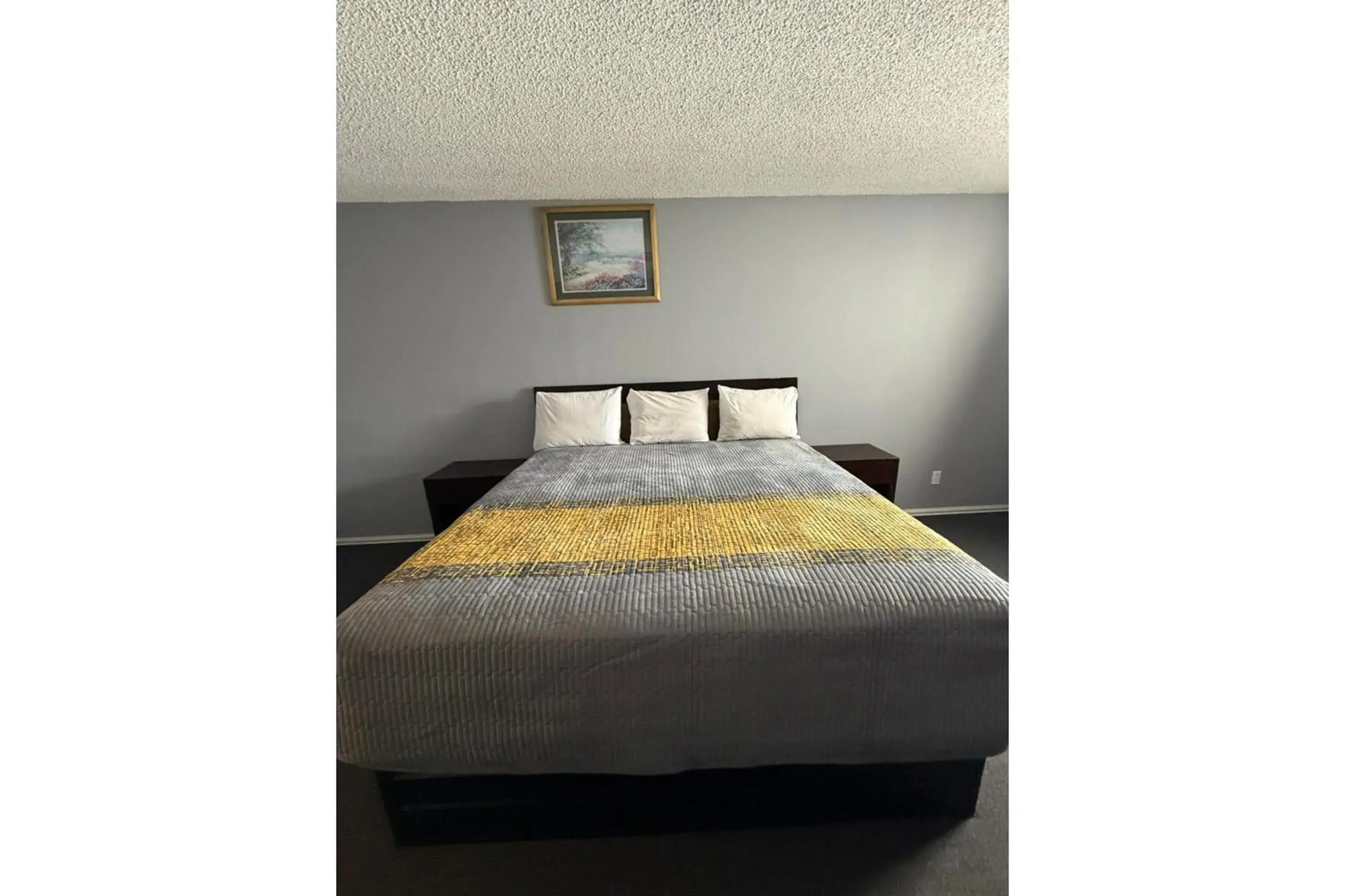 Bedroom, Bed in Victorian Inn by Belvilla White sboro US Hwy 82 Bedroom, Bed in Victorian Inn by Belvilla White sboro US Hwy 82