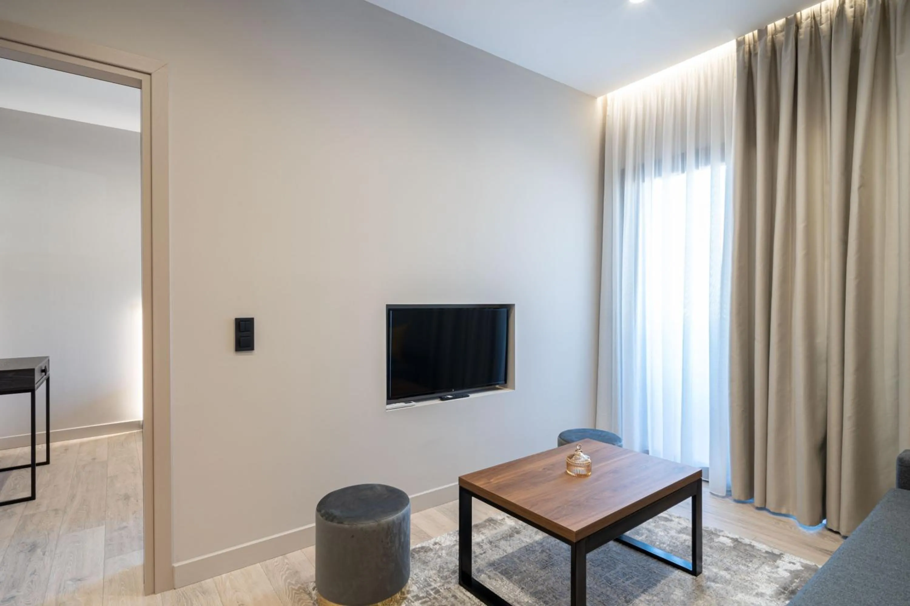 D Suites & Rooms