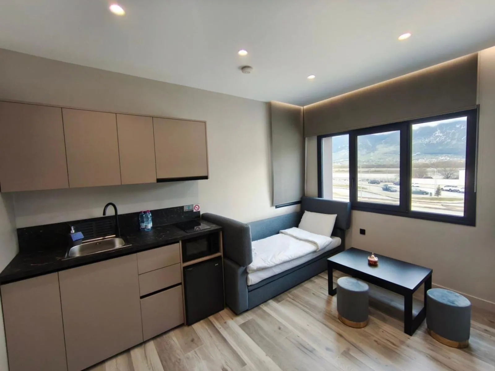 D Suites & Rooms