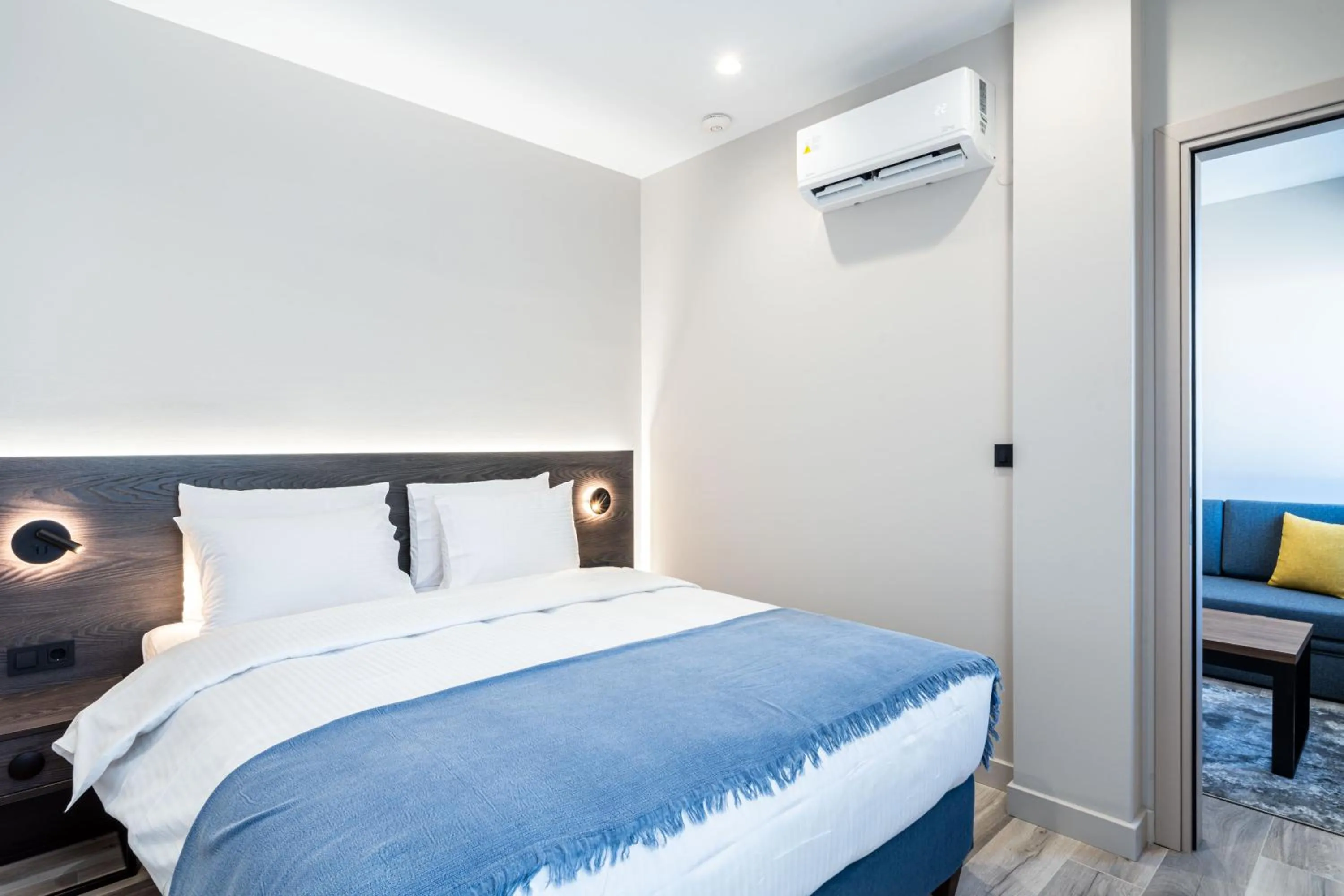 Bedroom, Bed in D Suites & Rooms