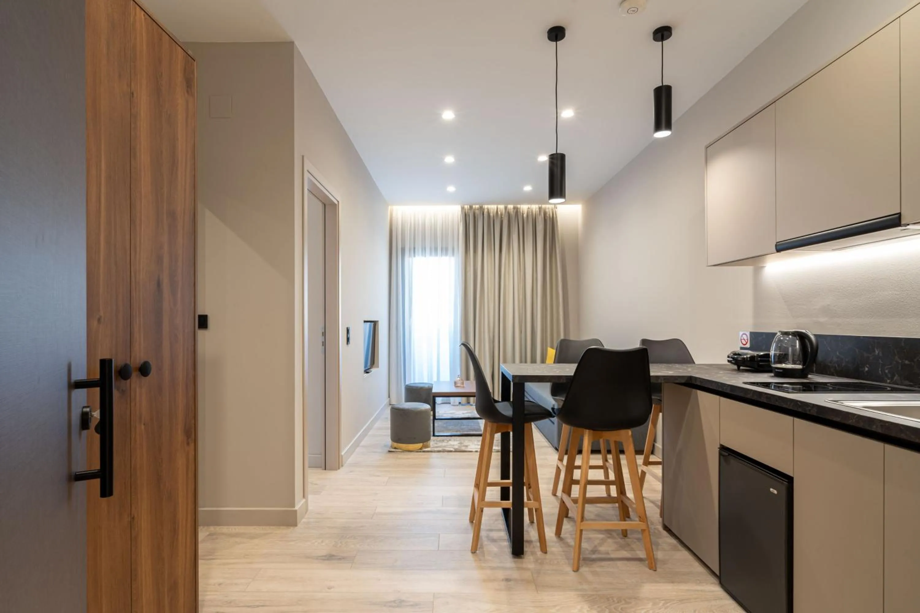 D Suites & Rooms
