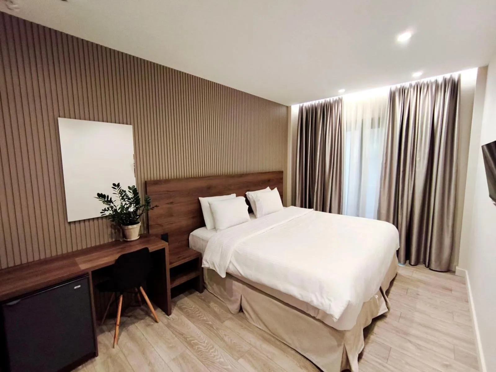 Photo of the whole room, Bed in D Suites & Rooms