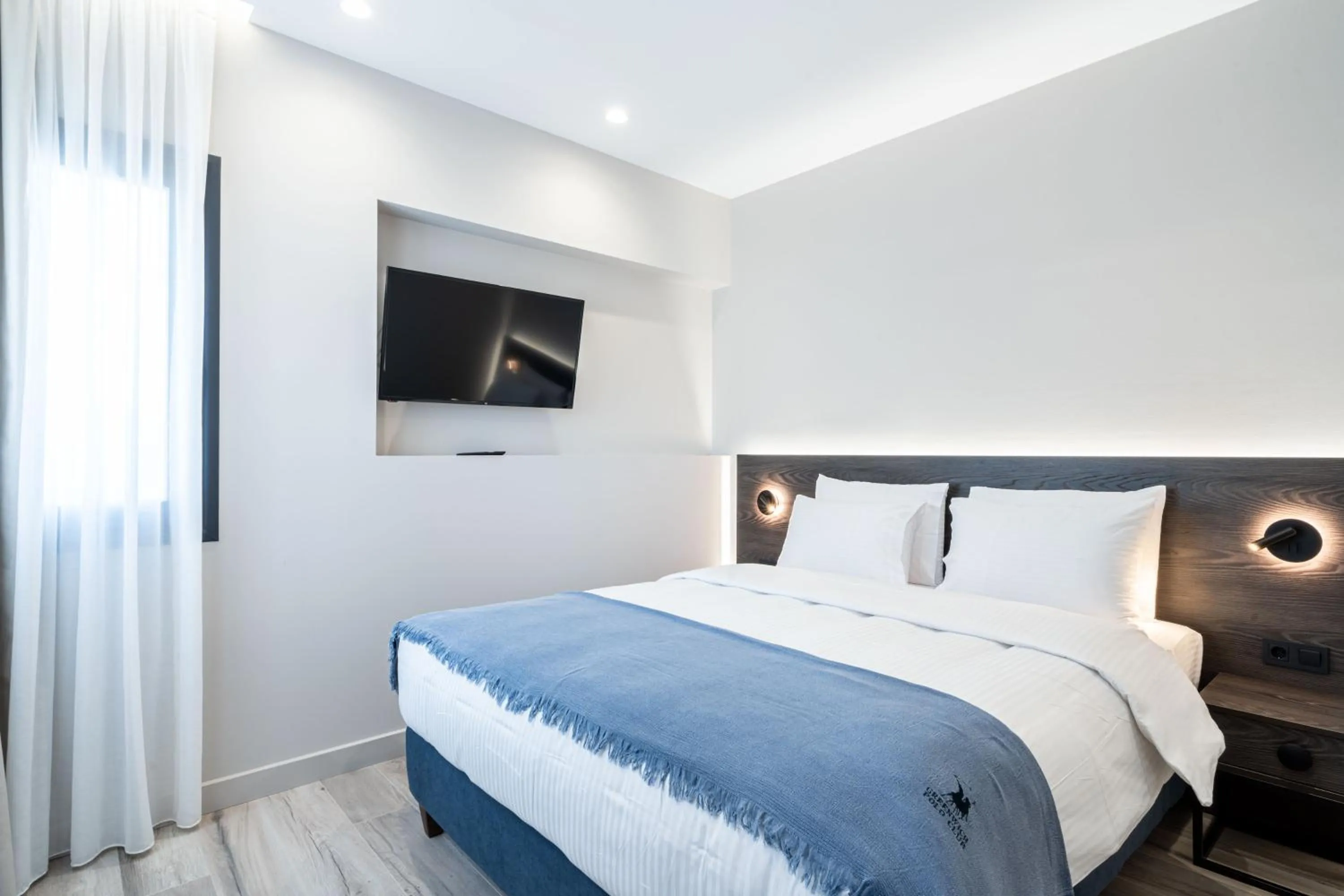 Bedroom, Bed in D Suites & Rooms