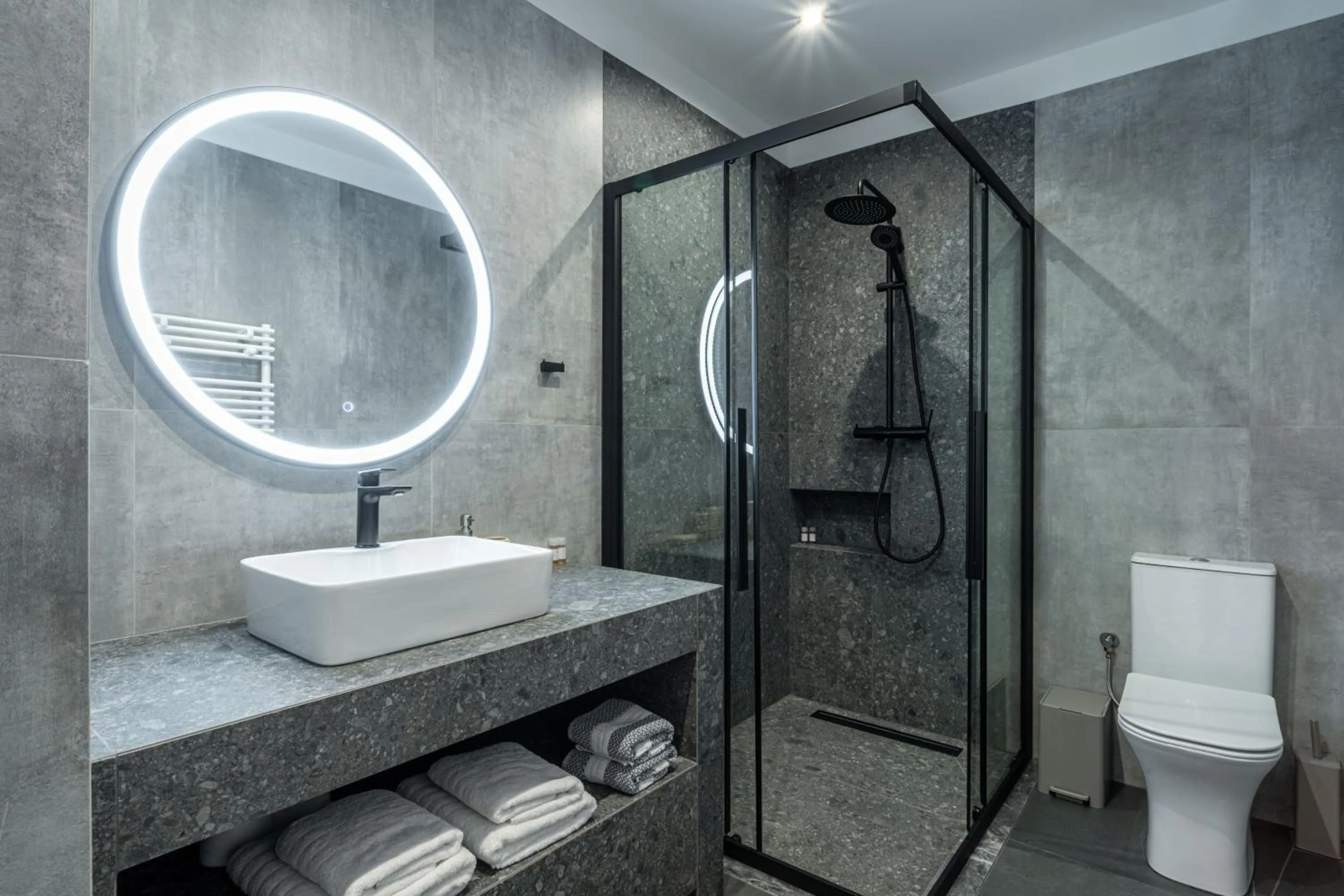 Shower in D Suites & Rooms