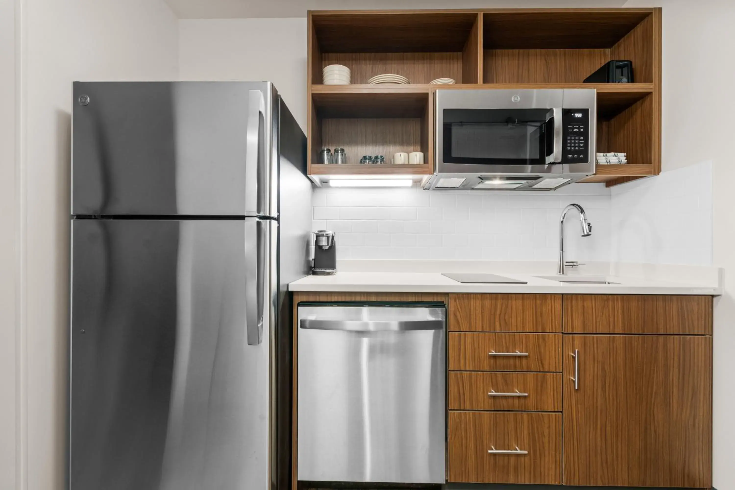 Queen Suite with Two Queen Beds and Dishwasher - Non Smoking in Everhome Suites Lexington - Horse Park Queen Suite with Two Queen Beds and Dishwasher - Non Smoking in Everhome Suites Lexington - Horse Park