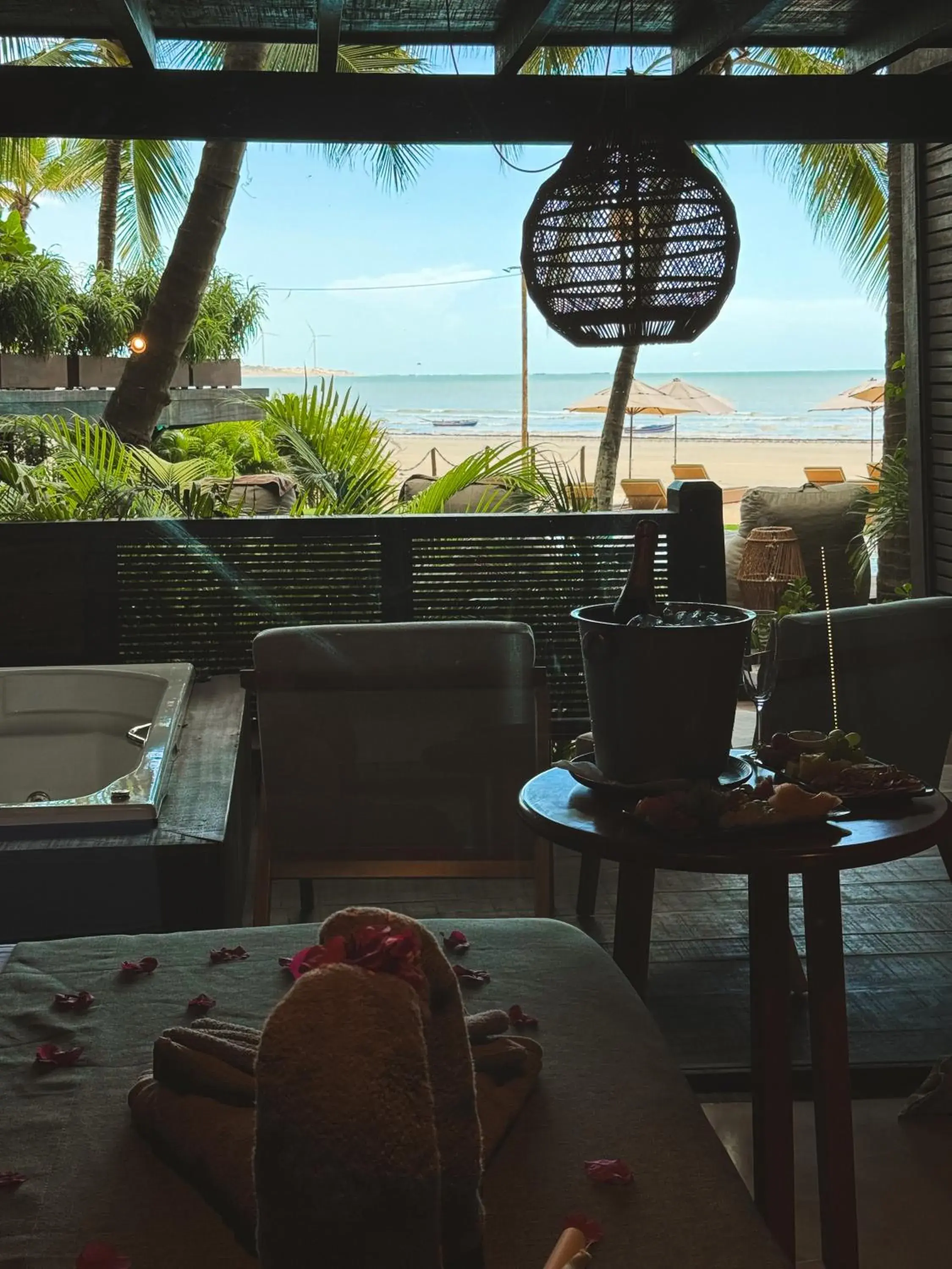 Double Room with Balcony and Sea View in Vila Torém Double Room with Balcony and Sea View in Vila Torém