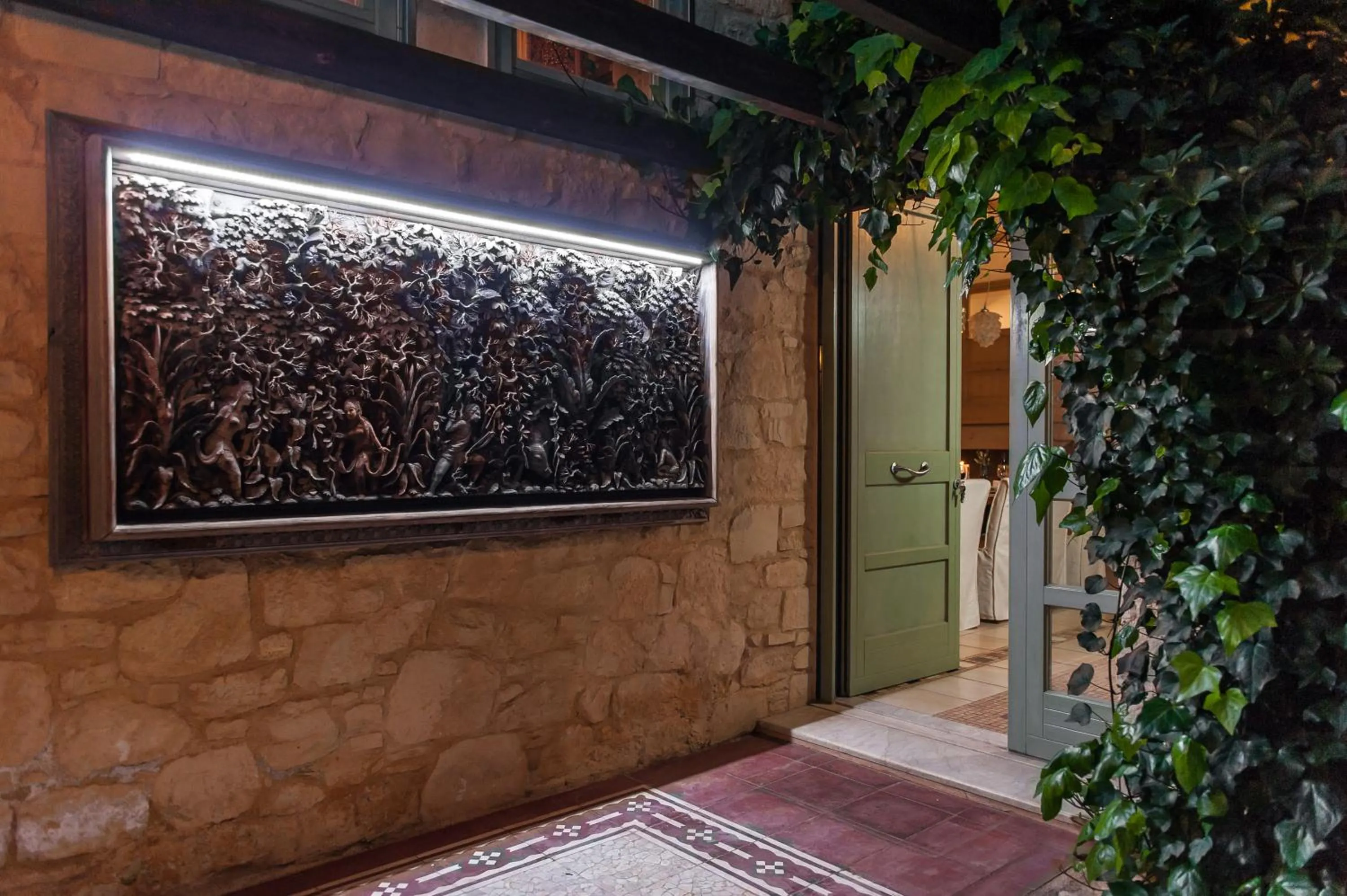 Facade/entrance in Villa Dimi