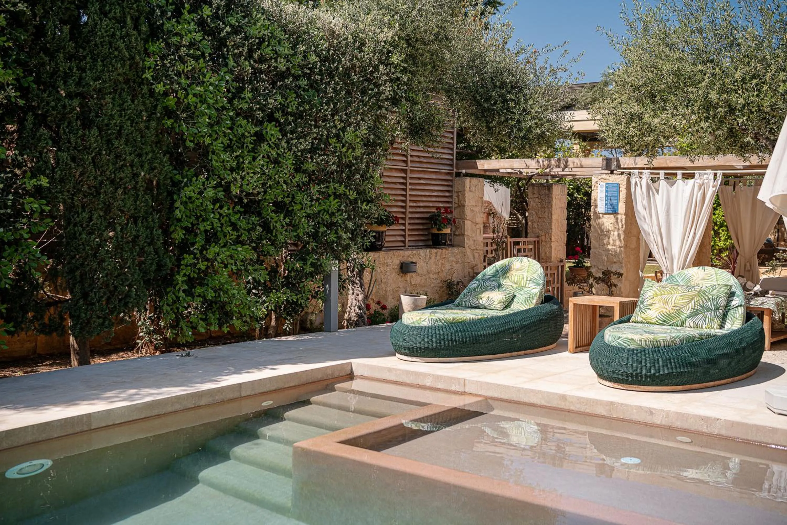 Garden in Villa Dimi